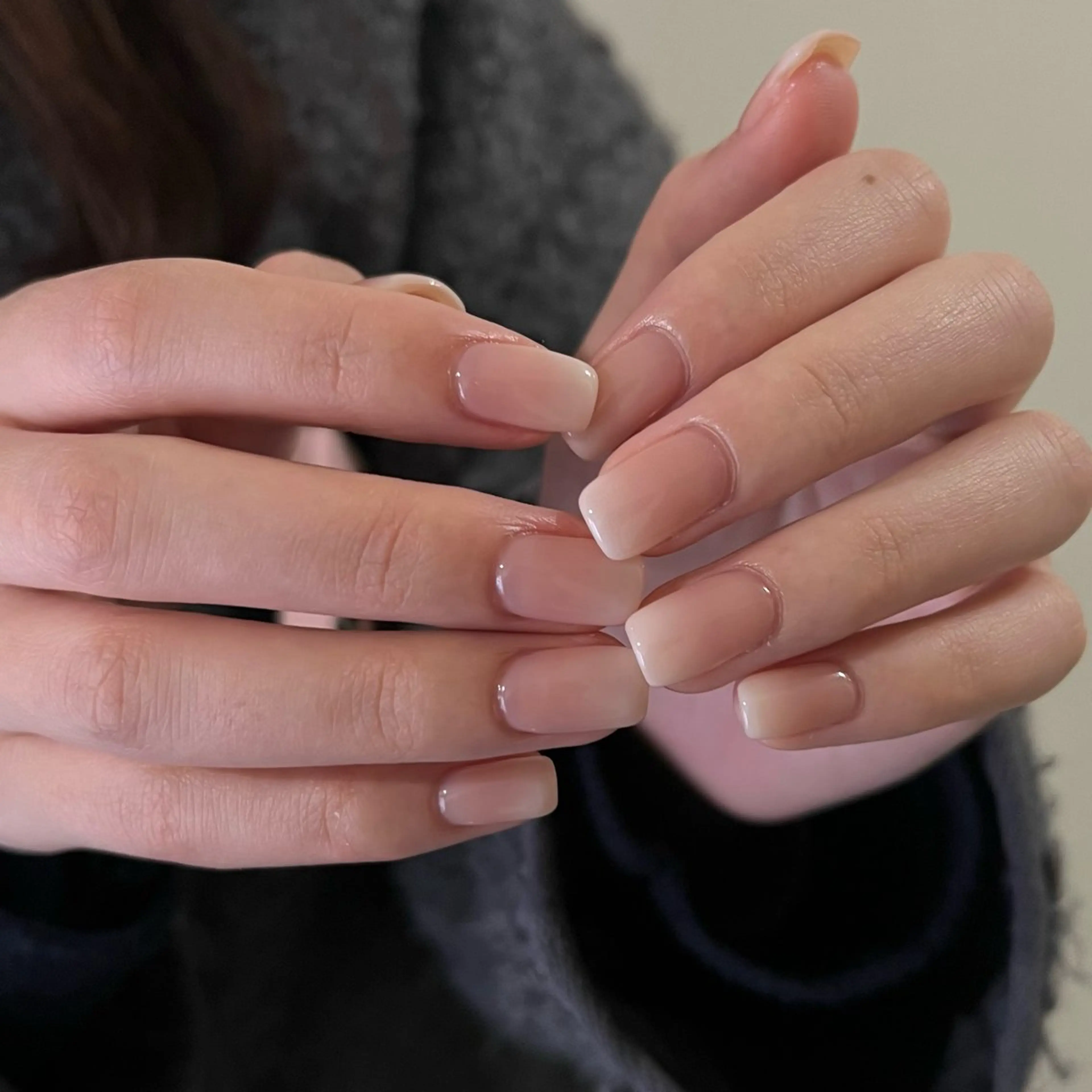 ネイル オーロラネイル フラッシュネイル フレンチネイル グラデーション ハート Fleuri (ﾌﾙﾘ）所属・Fleuri 🌿のネイルデザイン