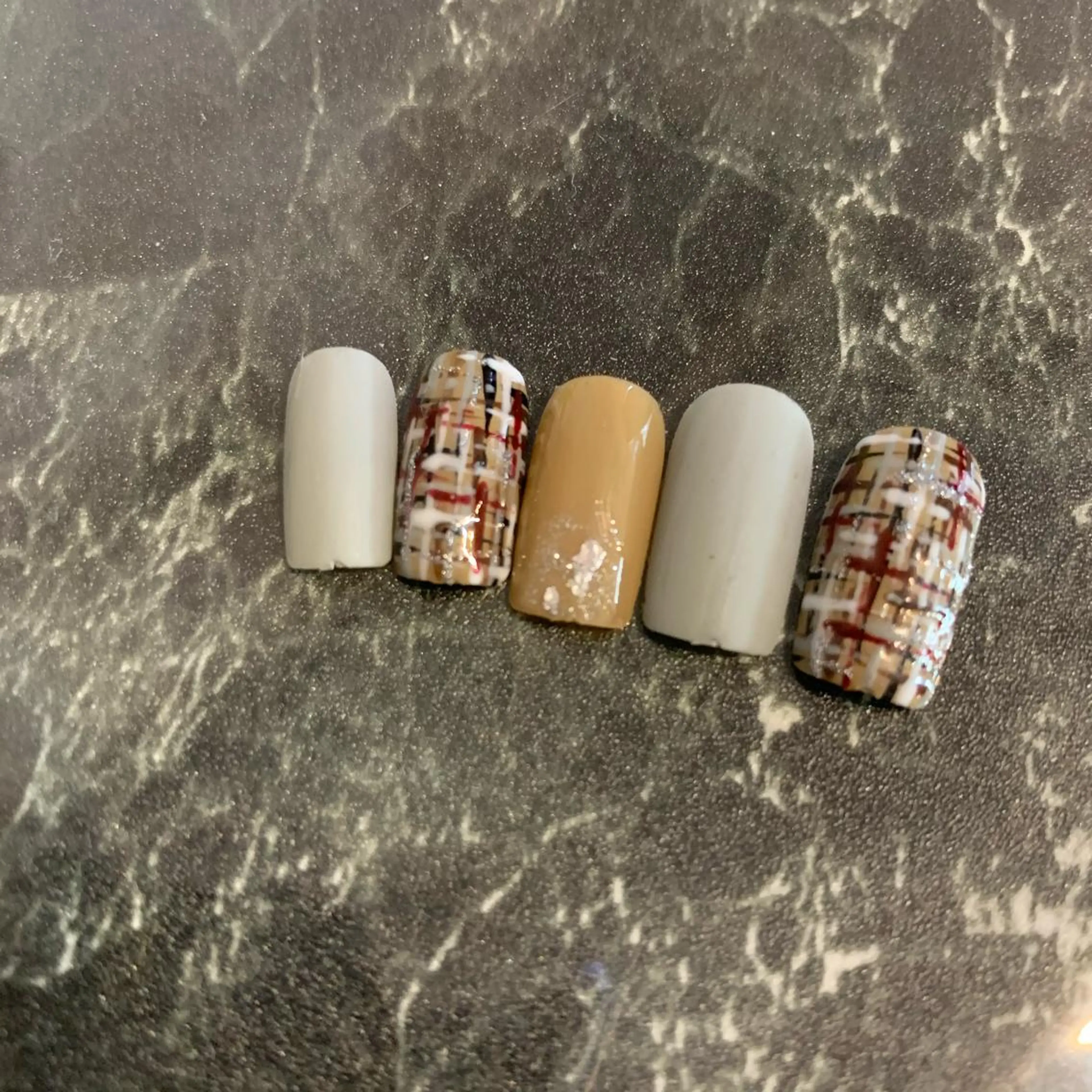 ネイル マルサンカクシカク所属・○△□ 守口市のネイルデザイン