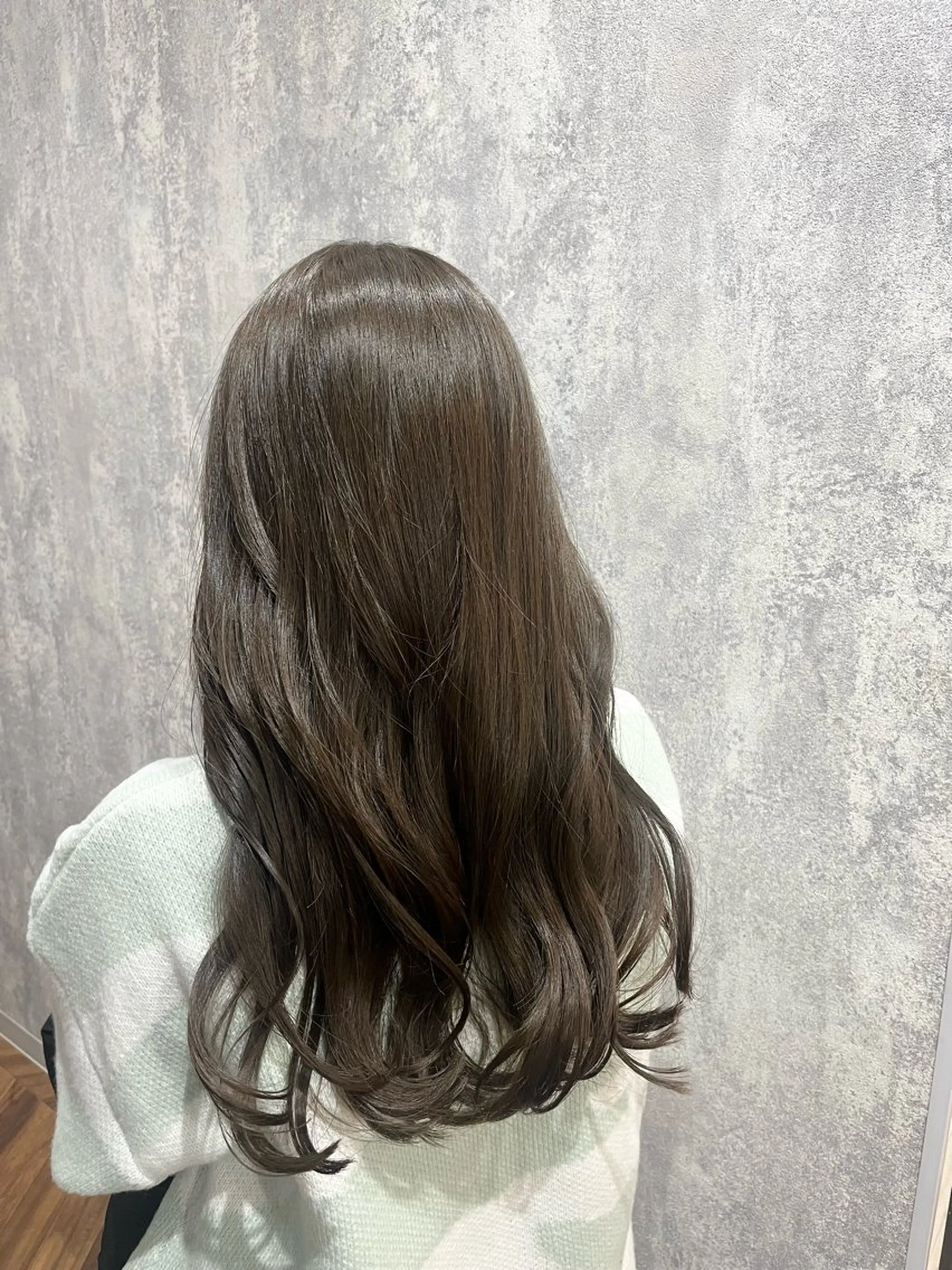 セミロング カラー ブリーチ 透明感カラー グレージュ ブリーチなしカラー ヘアカラー トリートメント 詩乃🎀ピンク 暖色系🫧レイヤーのヘアスタイル