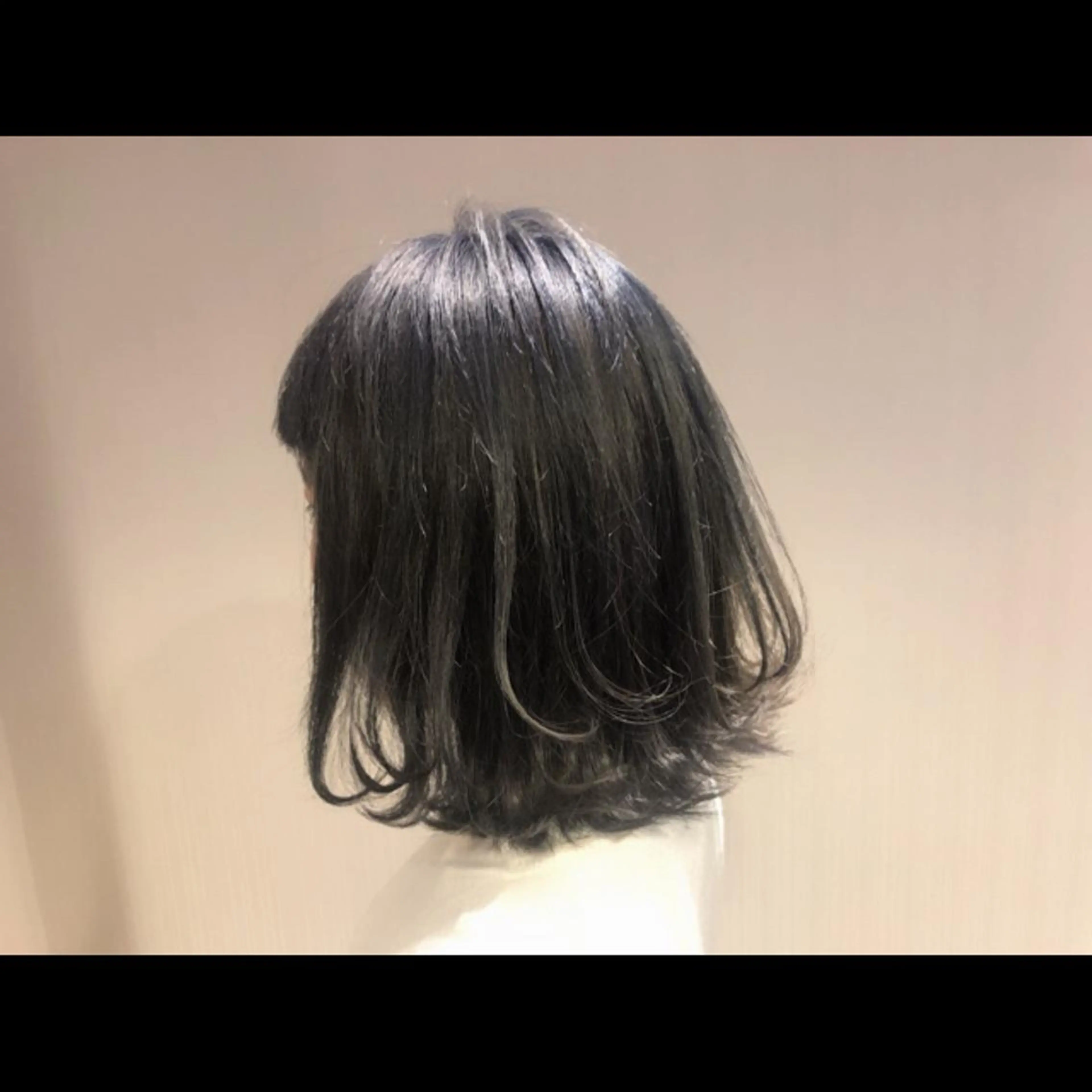 ショート カラー パーマ ヘアアレンジ メンズ ブルーカラー ブルージュ ヘアカラー moku所属・【mokuオーナー】 ちはるのヘアスタイル