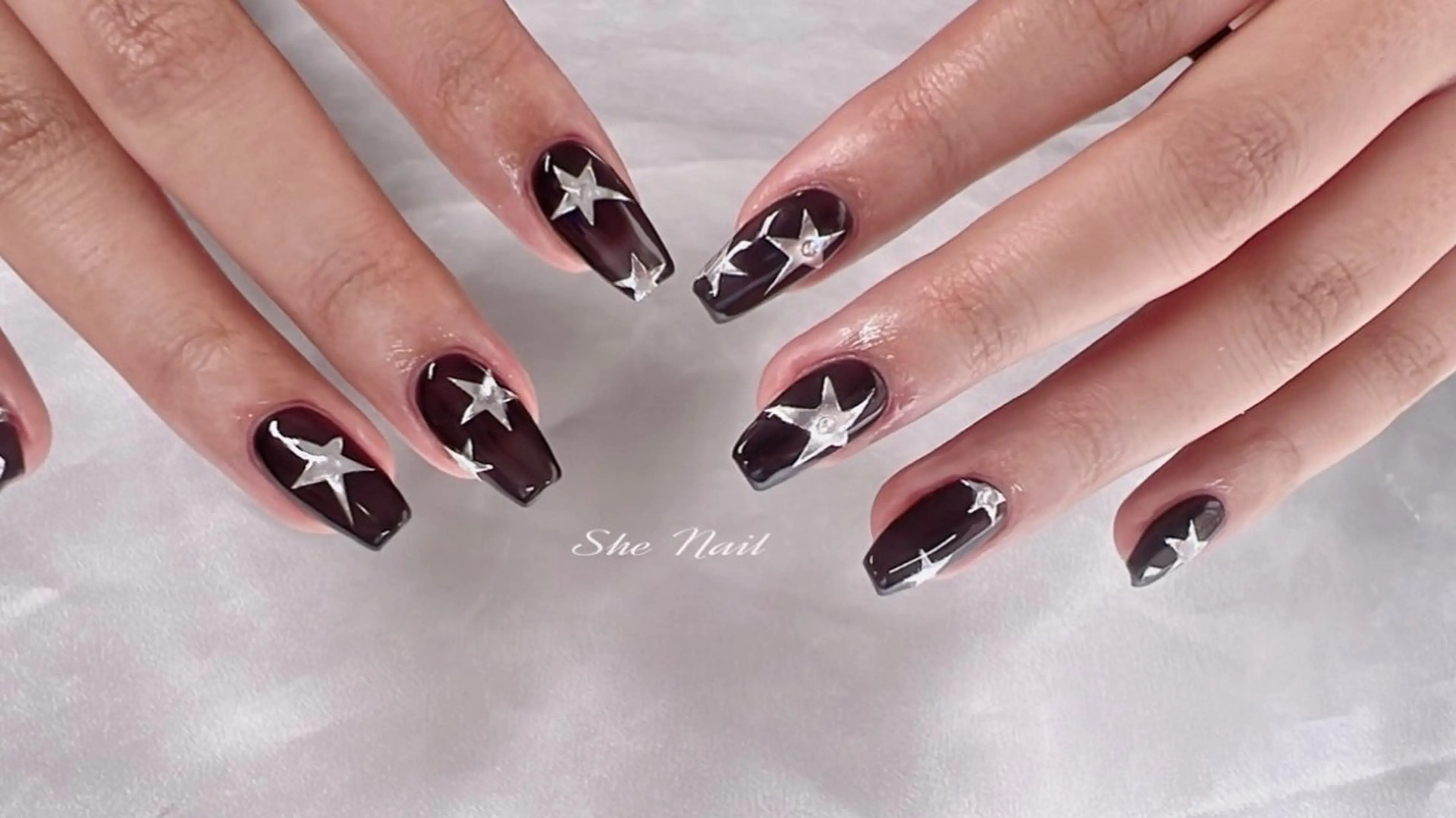 ネイル チークネイル 長さ出し フレンチネイル ハート キラキラネイル ハンドネイル She   Nail所属・ISA_ BELLAのネイルデザイン