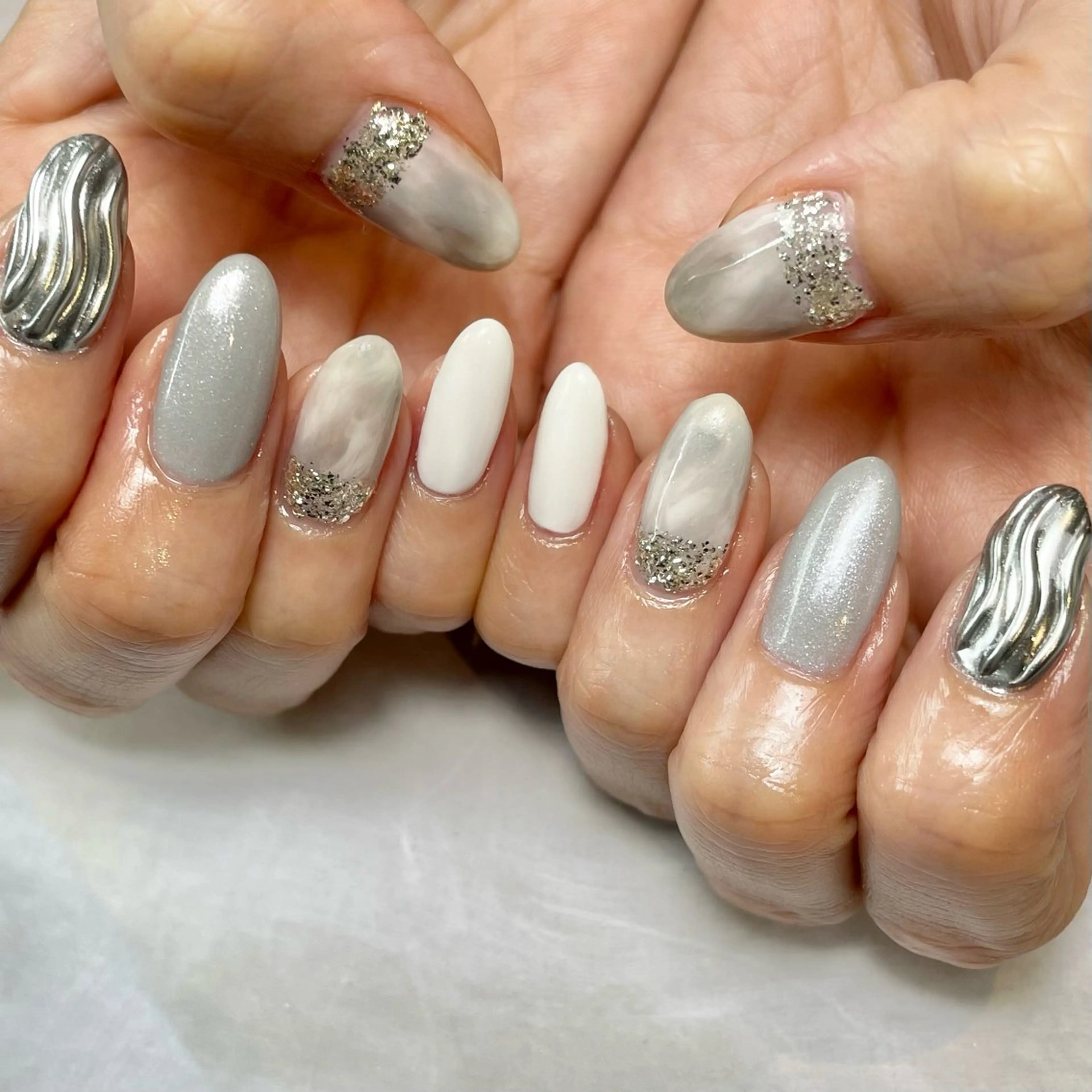 ネイル 持ち込み シルバー ハンドネイル Reflection marikoのネイルデザイン
