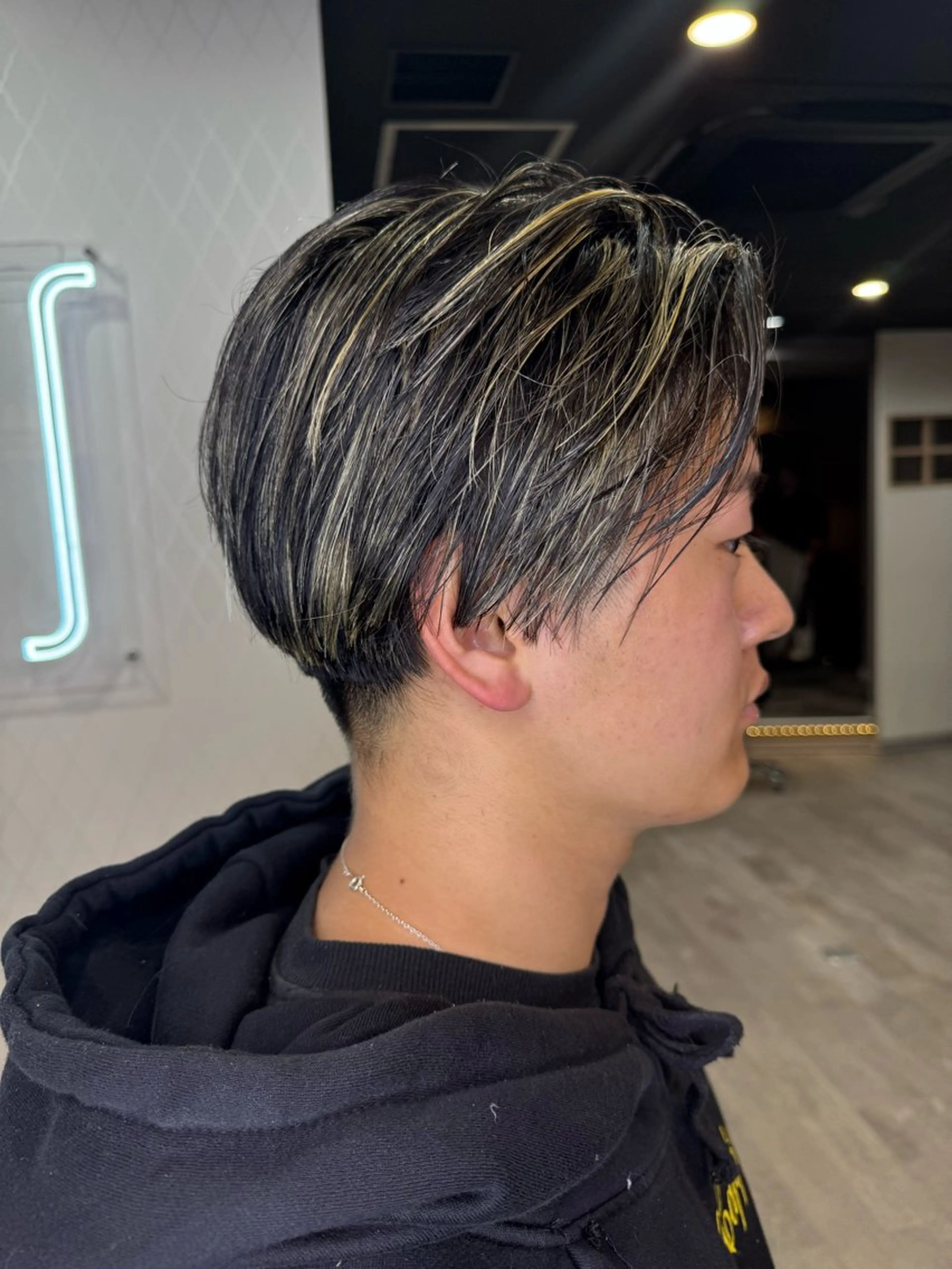 [メンズ限定クーポン]カット+ハイライトカラーor全頭ブリーチ+クレンジングシャンプー [立川/メンズカット]の写真