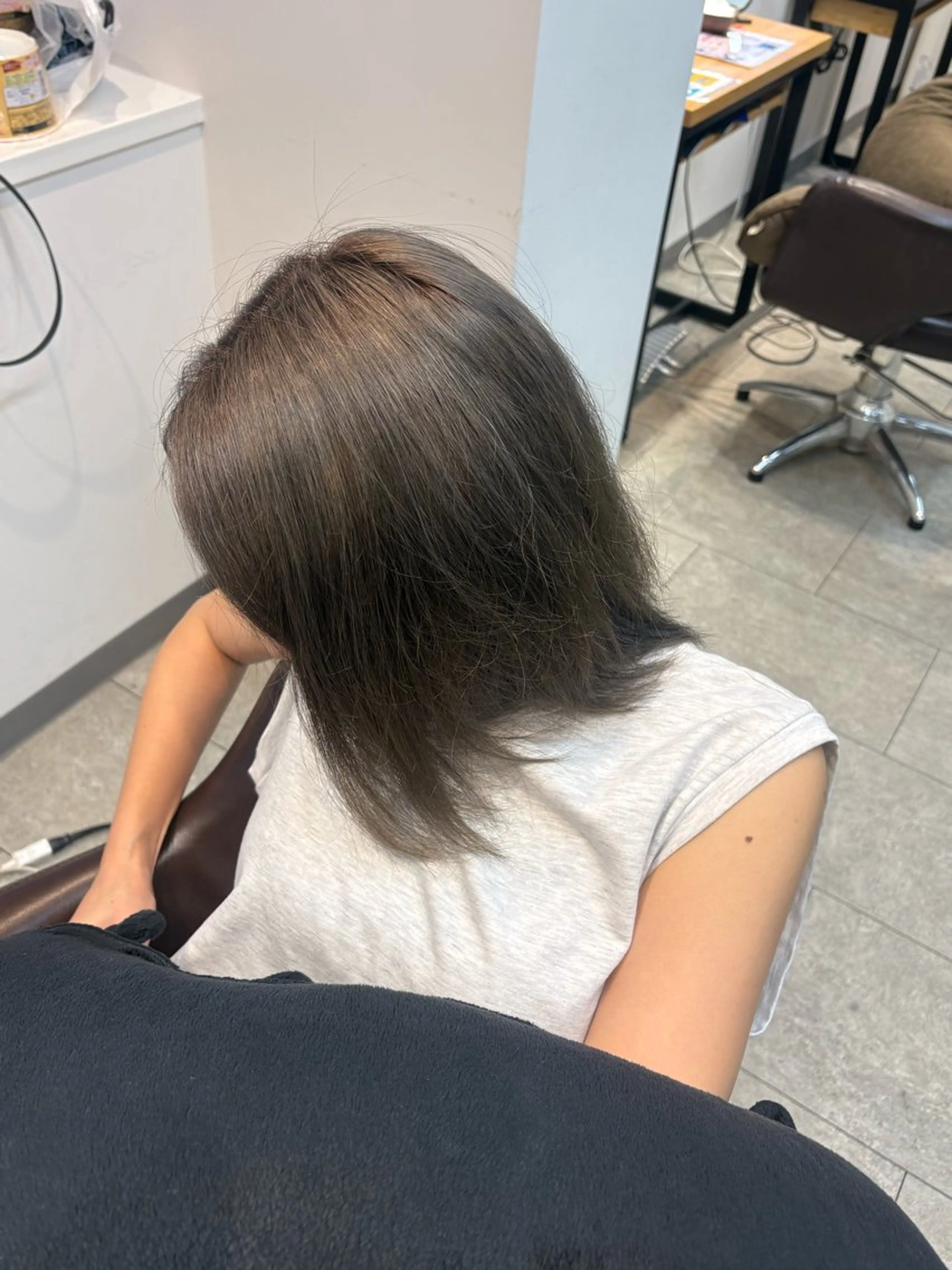 ミディアム neaf 六本木店所属・六本木🫧ハイライト 望月彩音のヘアスタイル