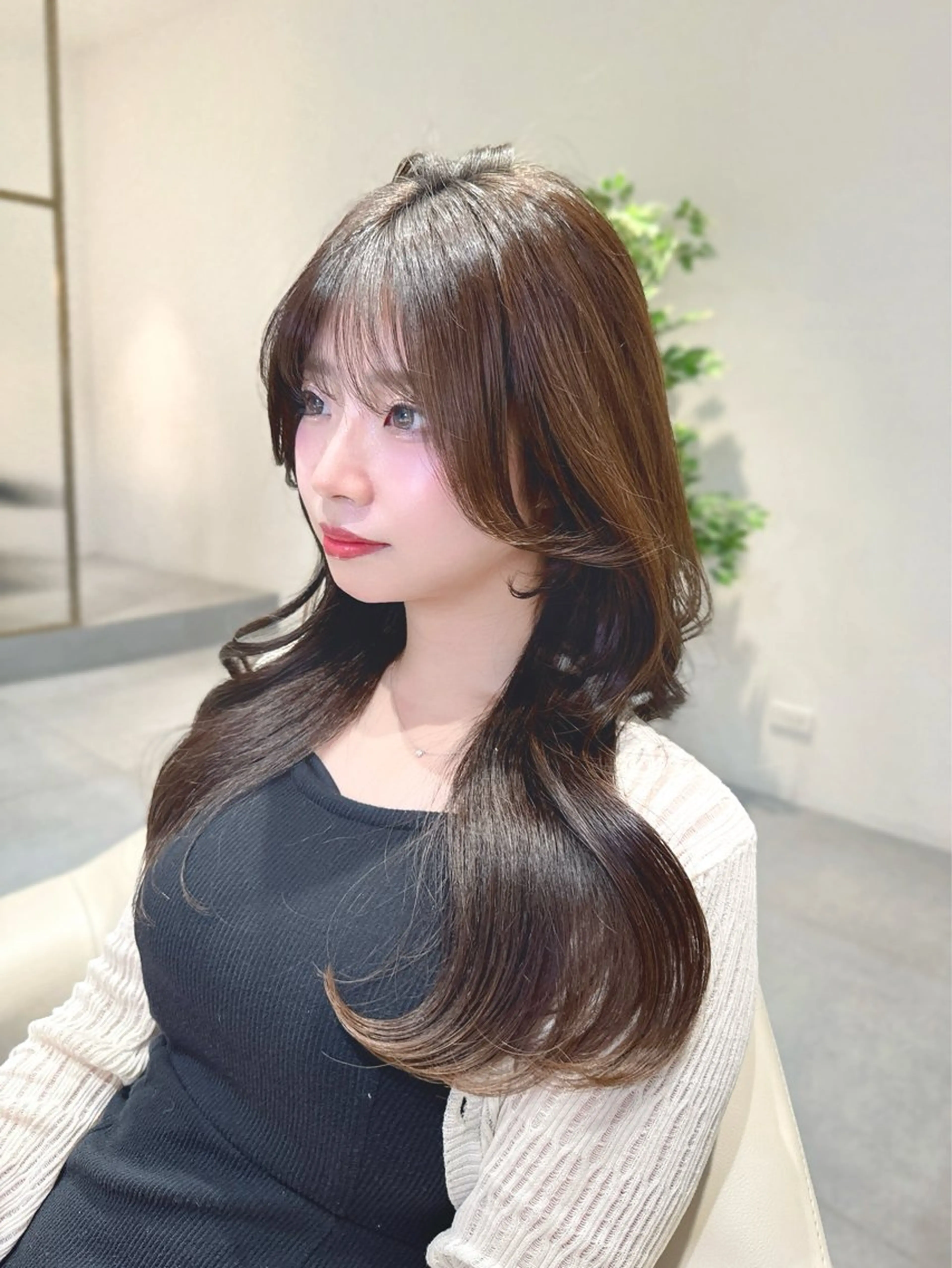 セミロング カラー カット ヘアカラー トリートメント ヘッドスパ ヘアセット 韓国ヘア/レイヤー/ 顔まわり/りょーとのヘアスタイル