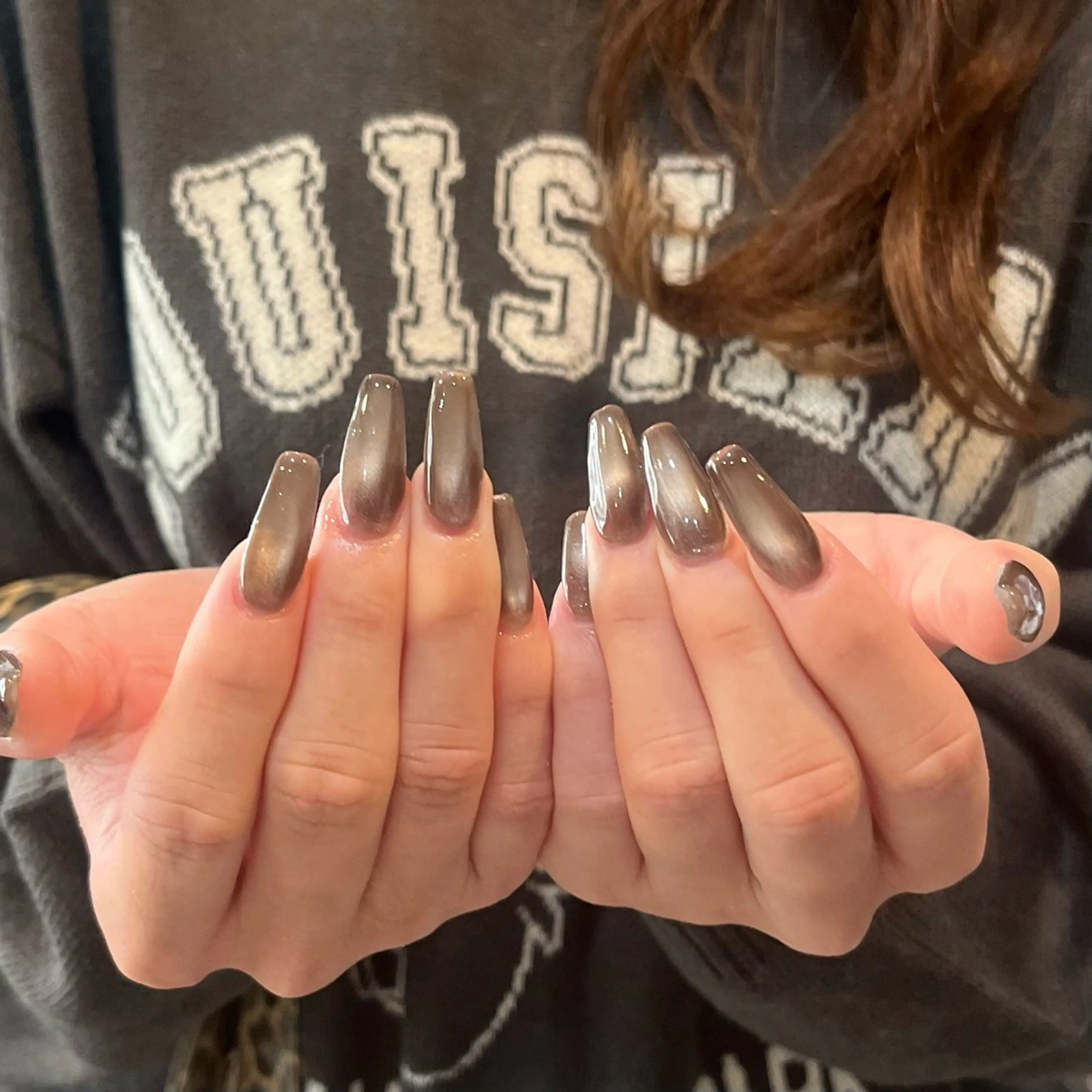 ネイル ブラウン ibelu 神戸三宮店所属・藤本 七瀬のネイルデザイン