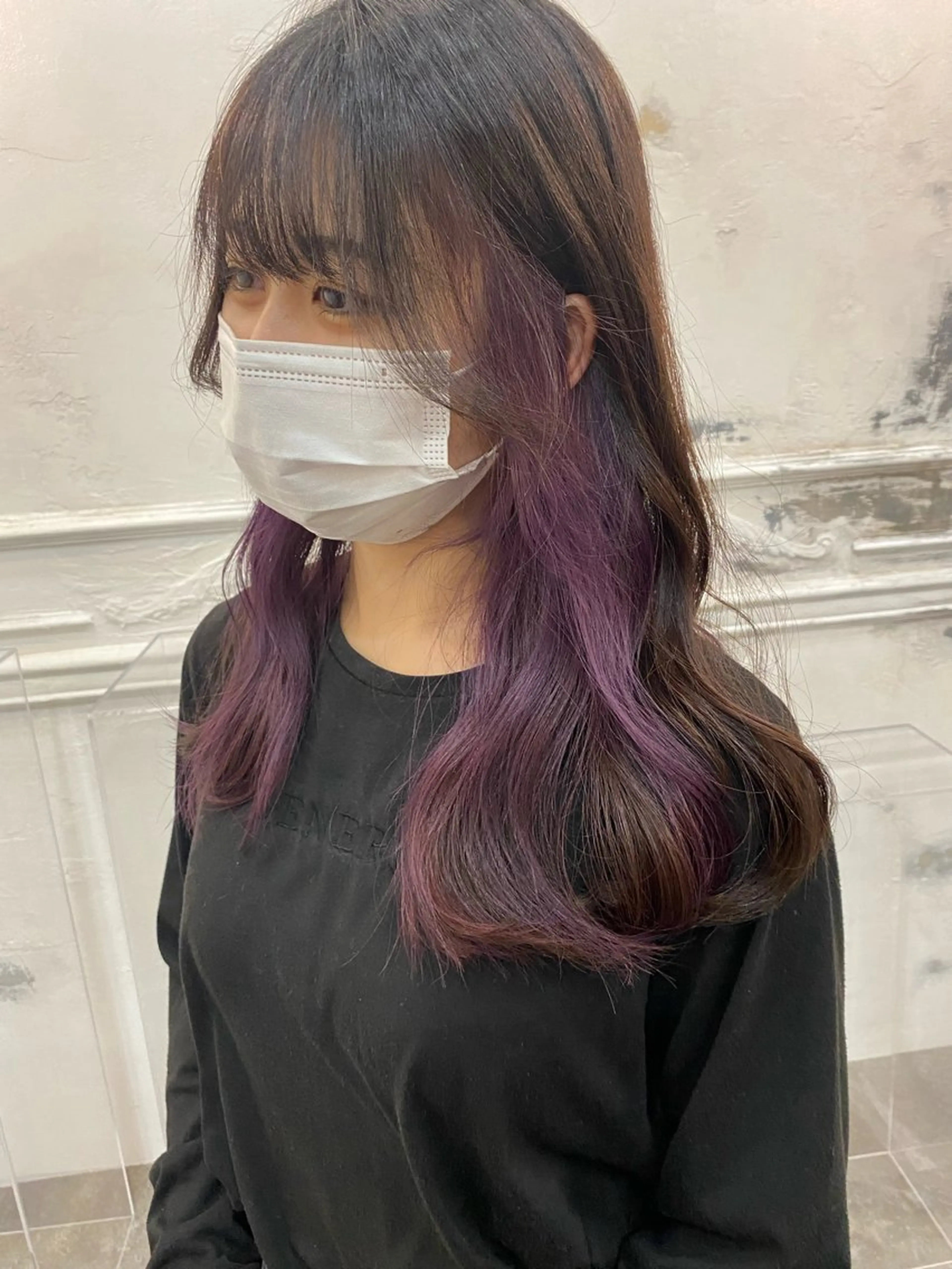 ミディアム パープルカラー comeghead 琴音のヘアスタイル