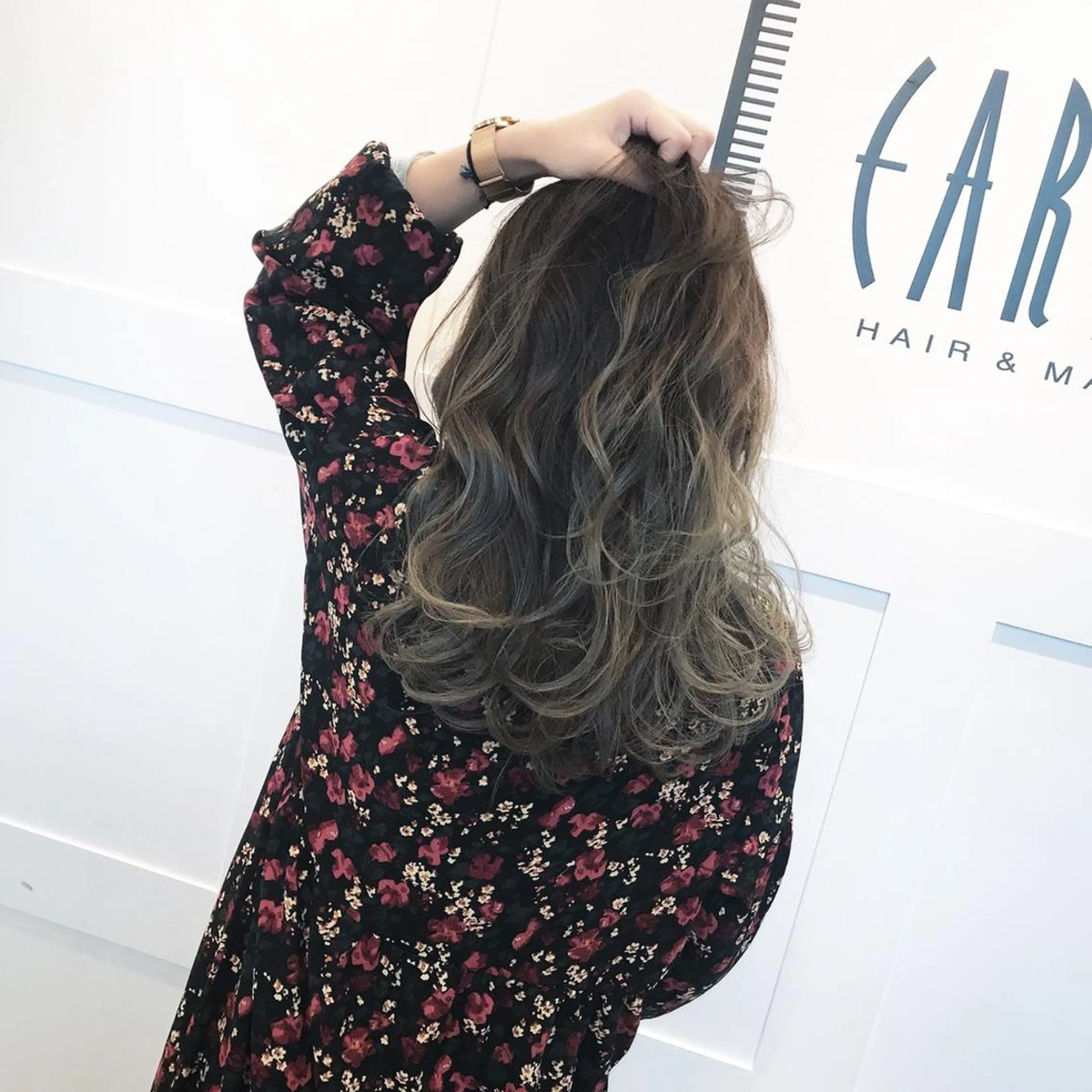 セミロング カラー 黒川 真実のヘアスタイル