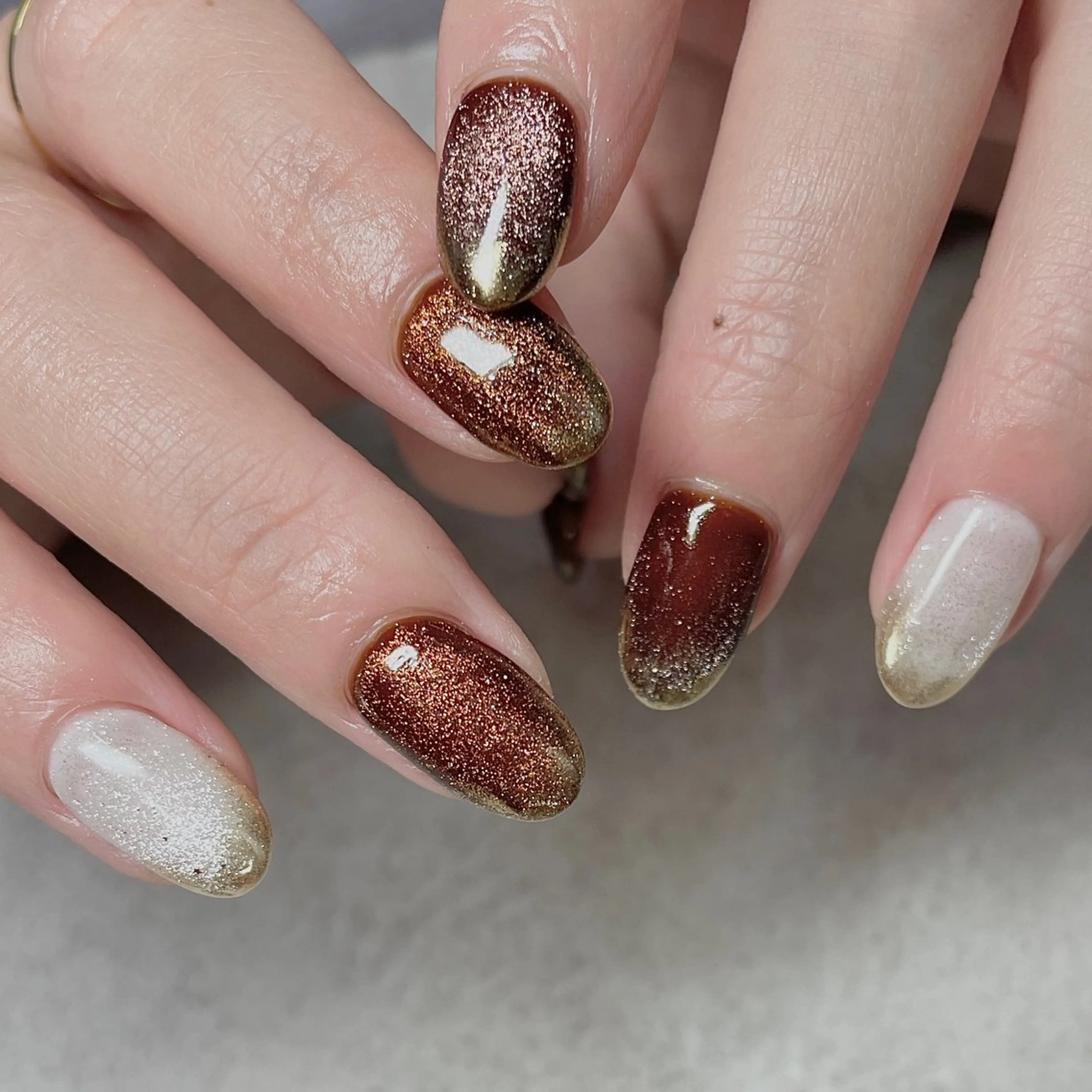 ネイル ブラウン グラデーション キラキラネイル ロングネイル マグネットネイル ハンドネイル acs.n所属・ネイル,耳つぼ 風間すみれのその他イメージ