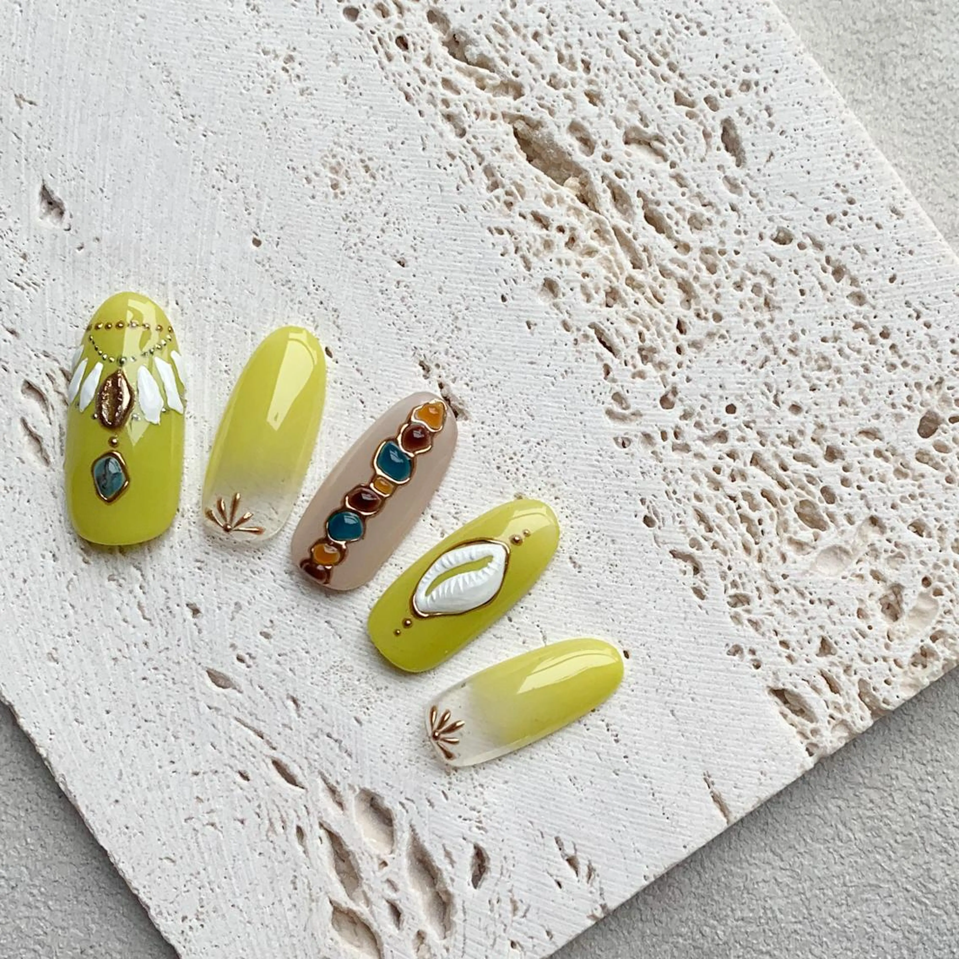 ネイル ハンドネイル atelier　FIORITURA所属・FIORITURA aiのネイルデザイン