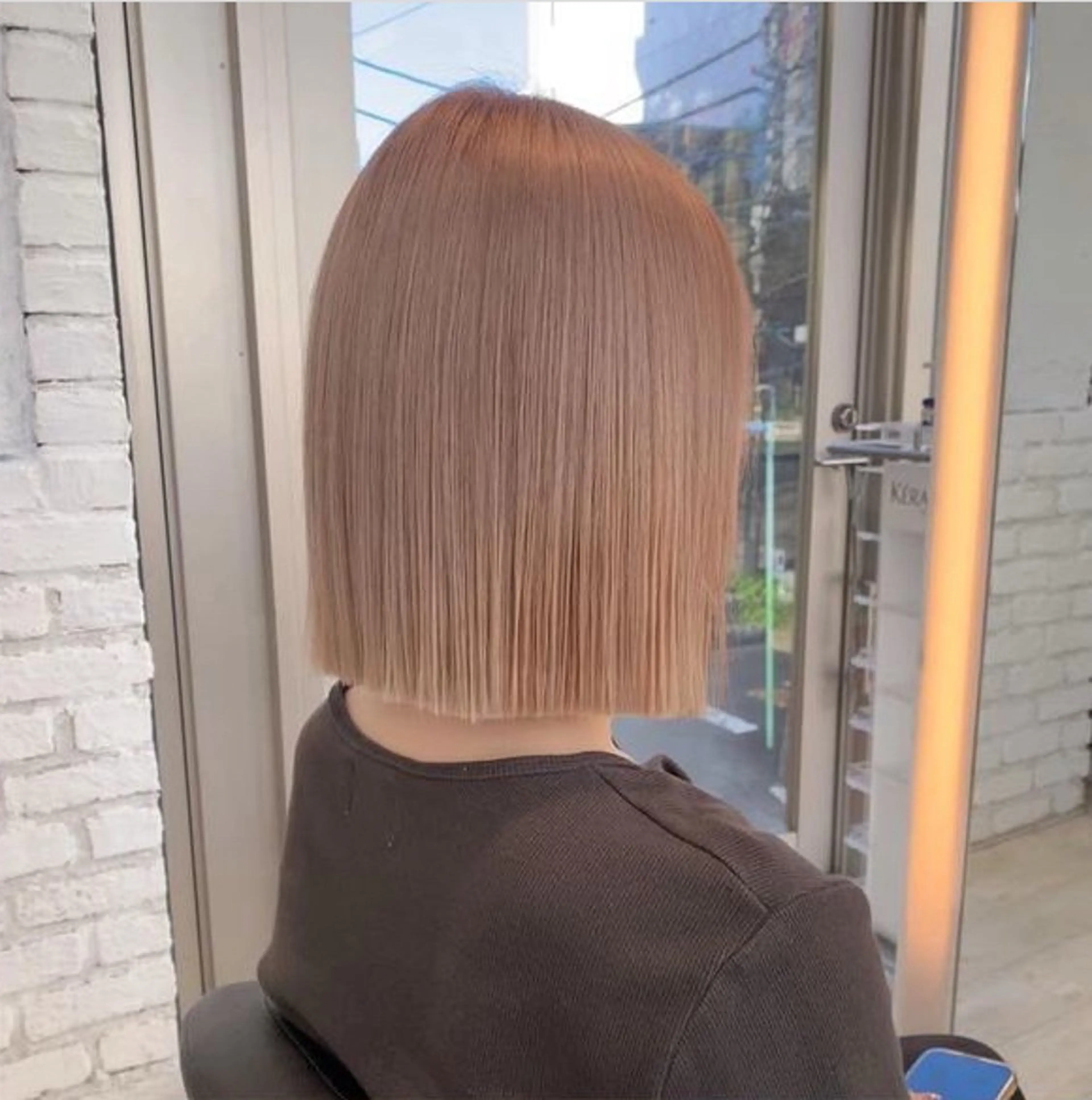 ショート カラー ベージュカラー ハイトーンカラー ミルクティーベージュ ボブ ヘアカラー トリートメント ブリーチ/髪質改善/ ハイトーン/暖色のヘアスタイル