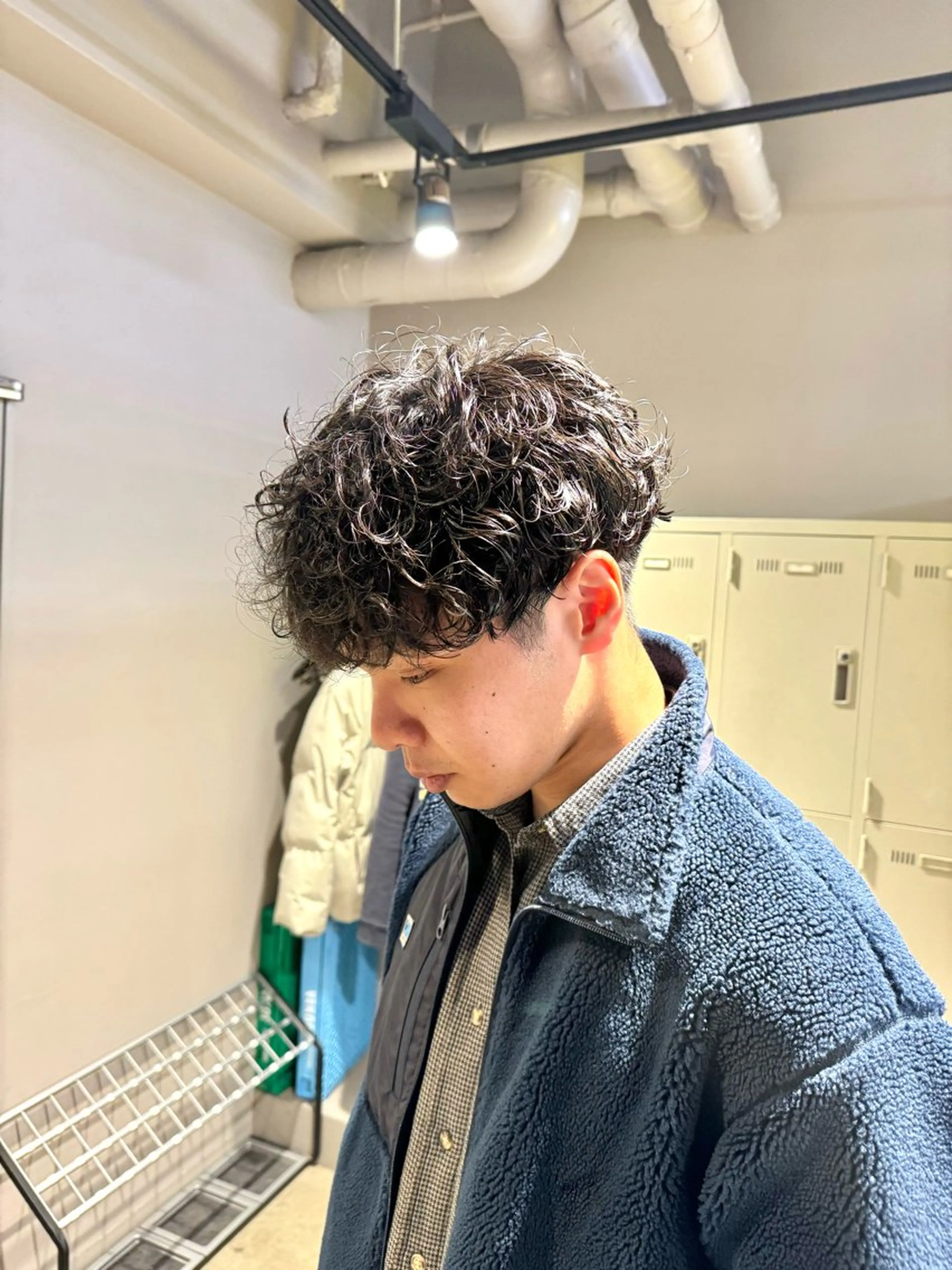 ミディアム パーマ ヘアアレンジ メンズ ミディアムパーマ メンズパーマ プードルパーマ プードルパーマ カット パーマ トリートメント ヘッドスパ ヘアセット 顔まわりカット の達人のヘアスタイル