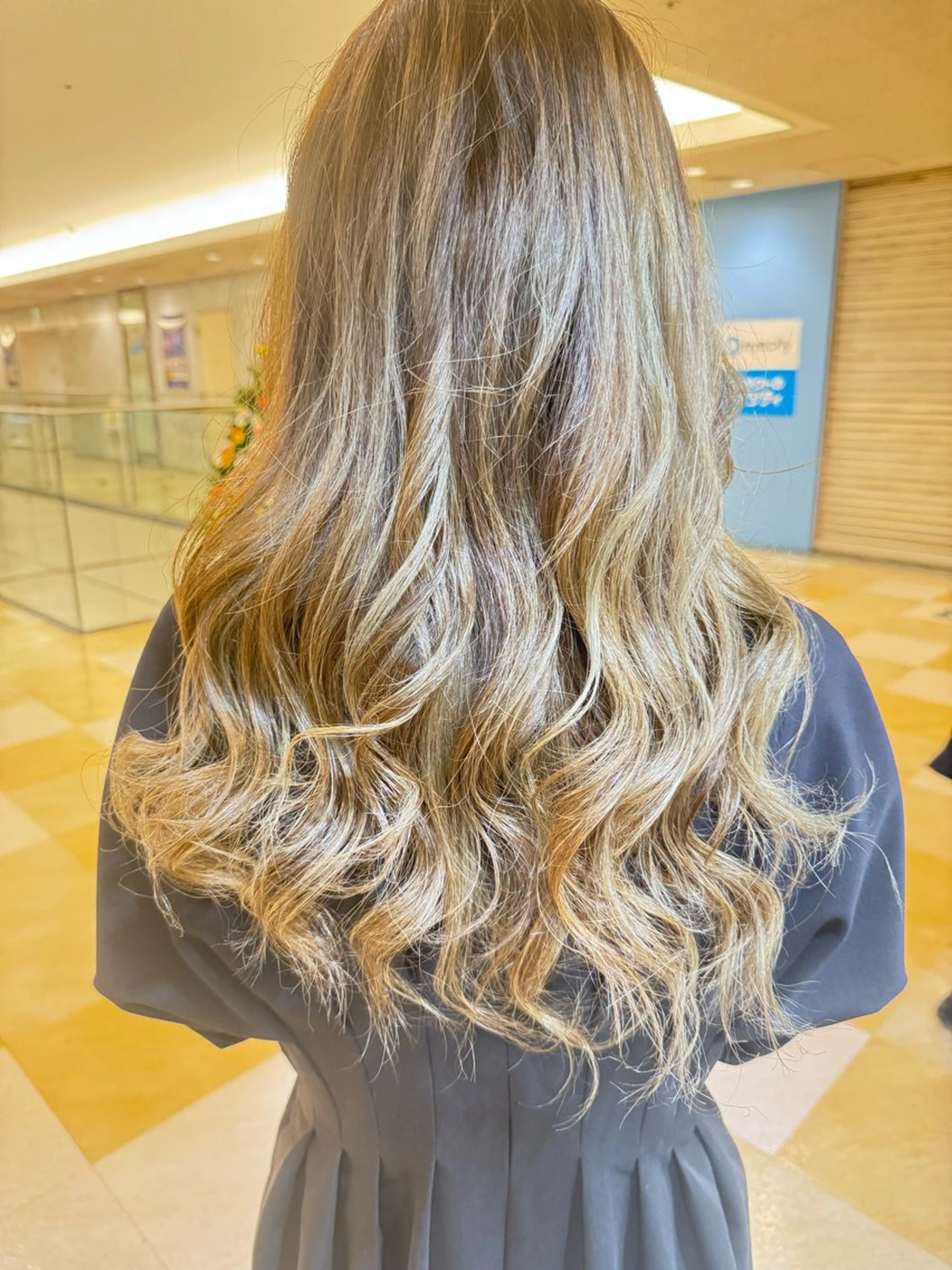 ロング カラー カット ヘアカラー トリートメント Ablaze hair space所属・Yoshitsugi Fukaのヘアスタイル