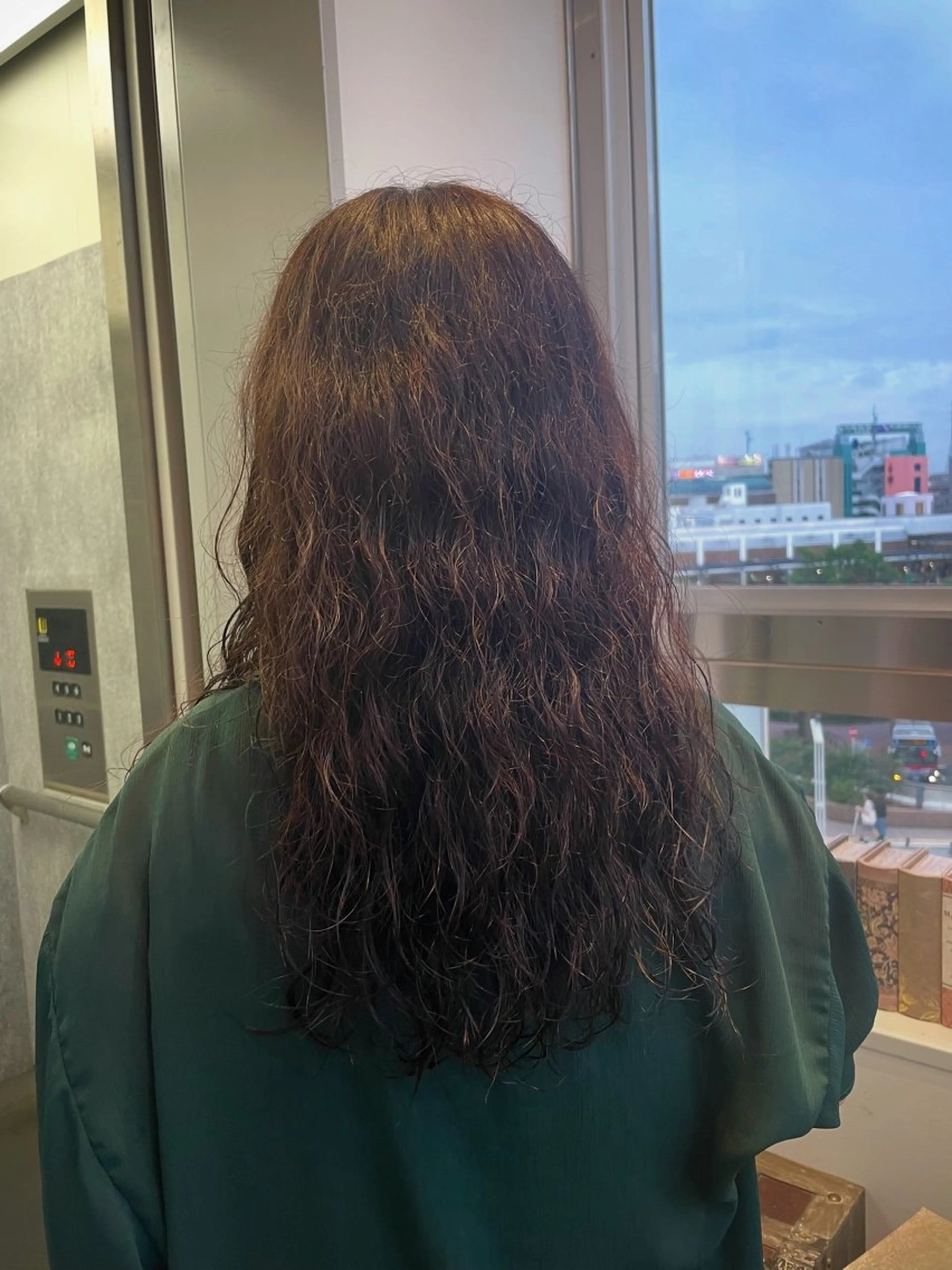 ロング パーマ Clarus by artina所属・くびれヘア 似合わせ⭕️ユウキのヘアスタイル