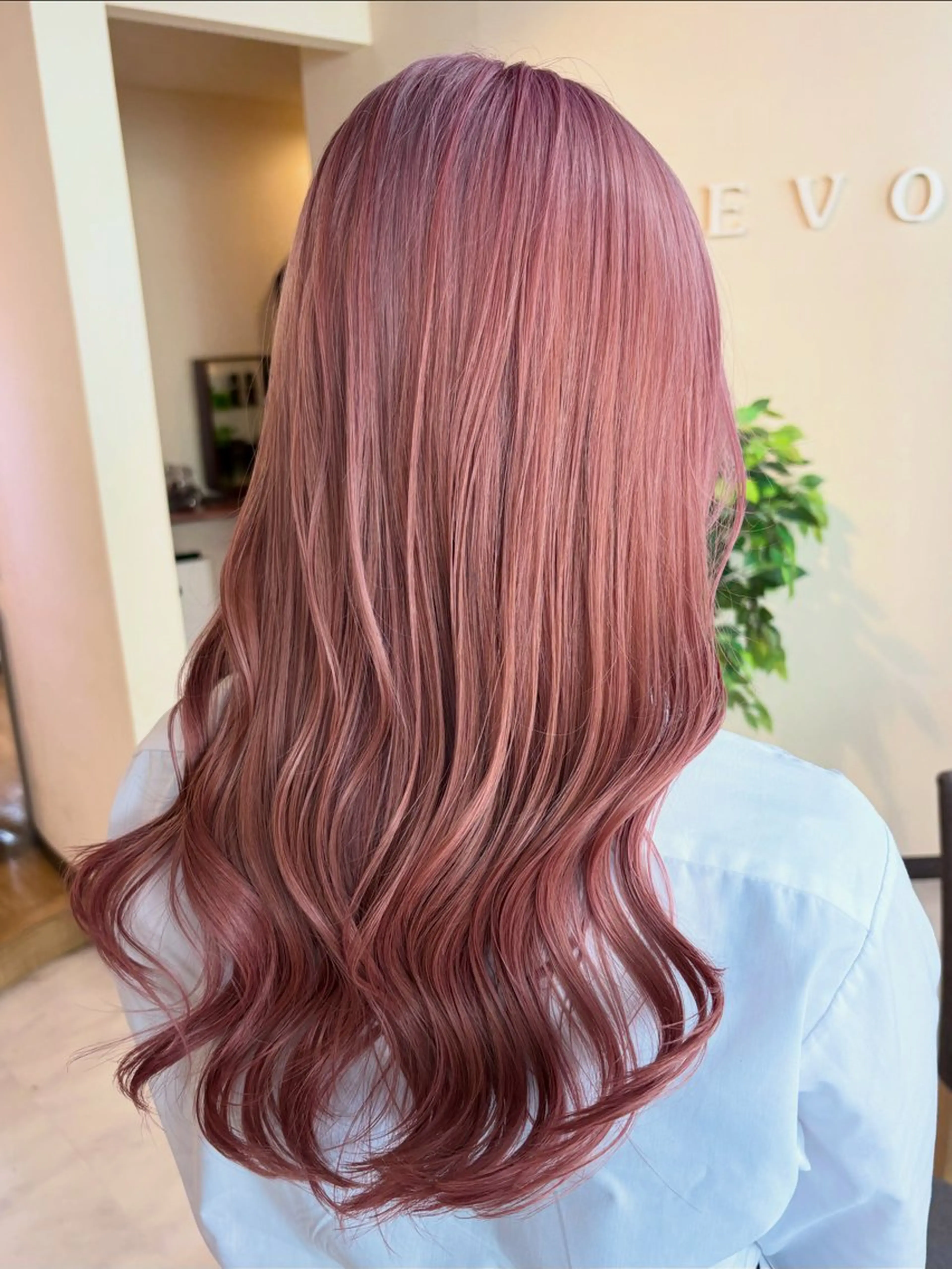 セミロング 宮本 いぶきのヘアスタイル