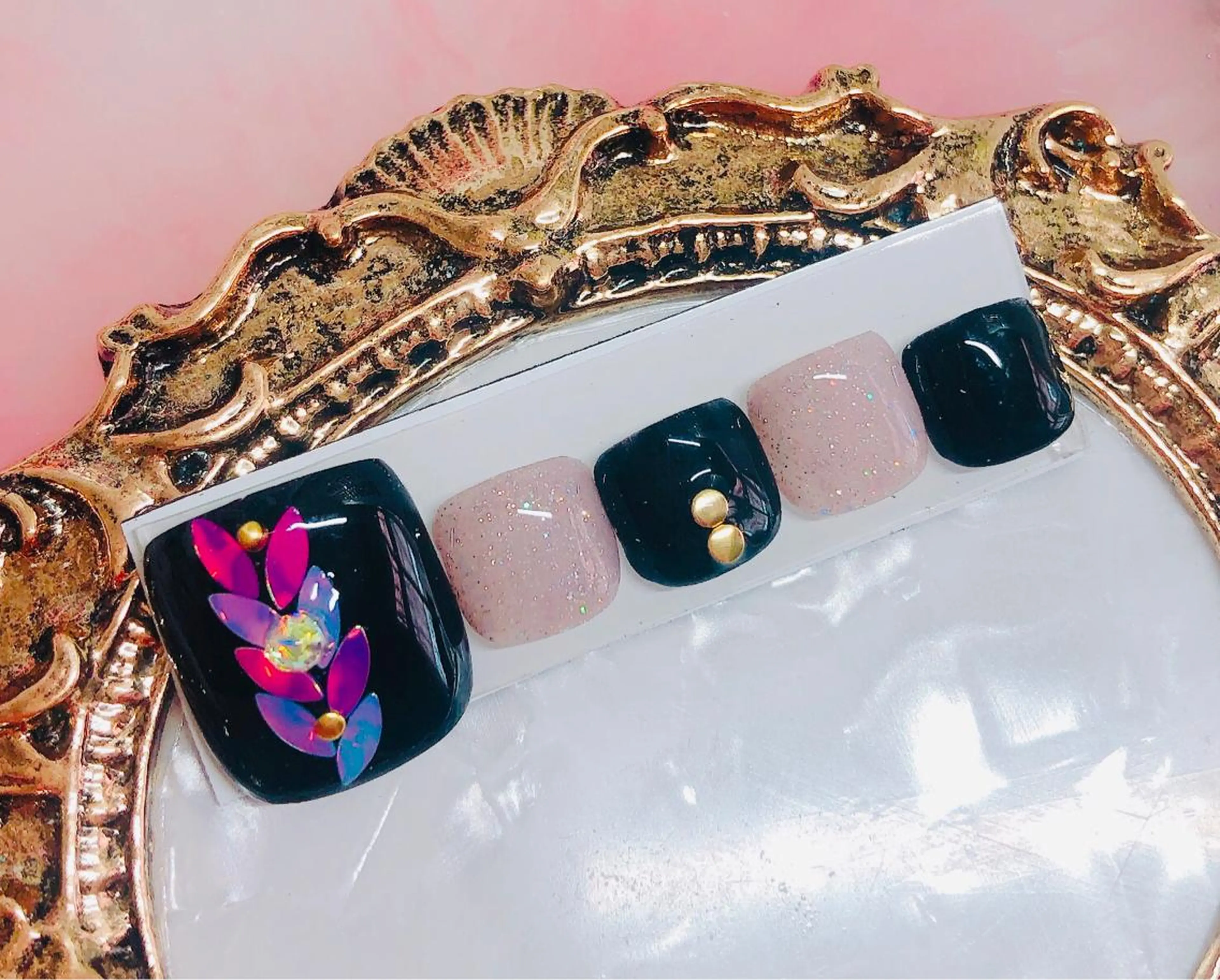 ネイル フットネイル フットネイル CROWN プライベートサロンのネイルデザイン