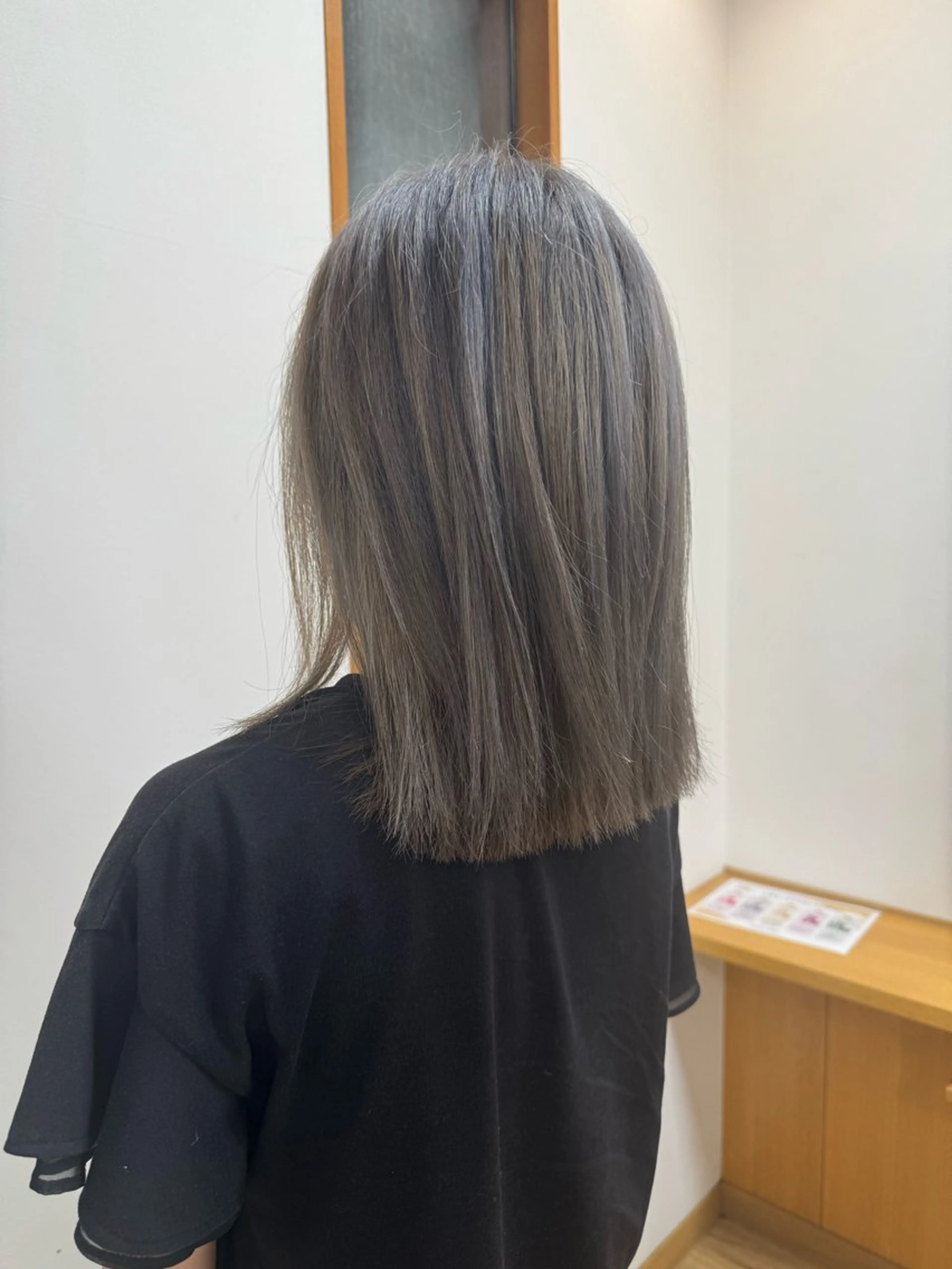 ミディアム カラー ブリーチ グレージュ SUNNY美容室所属・かとう りいなのヘアスタイル