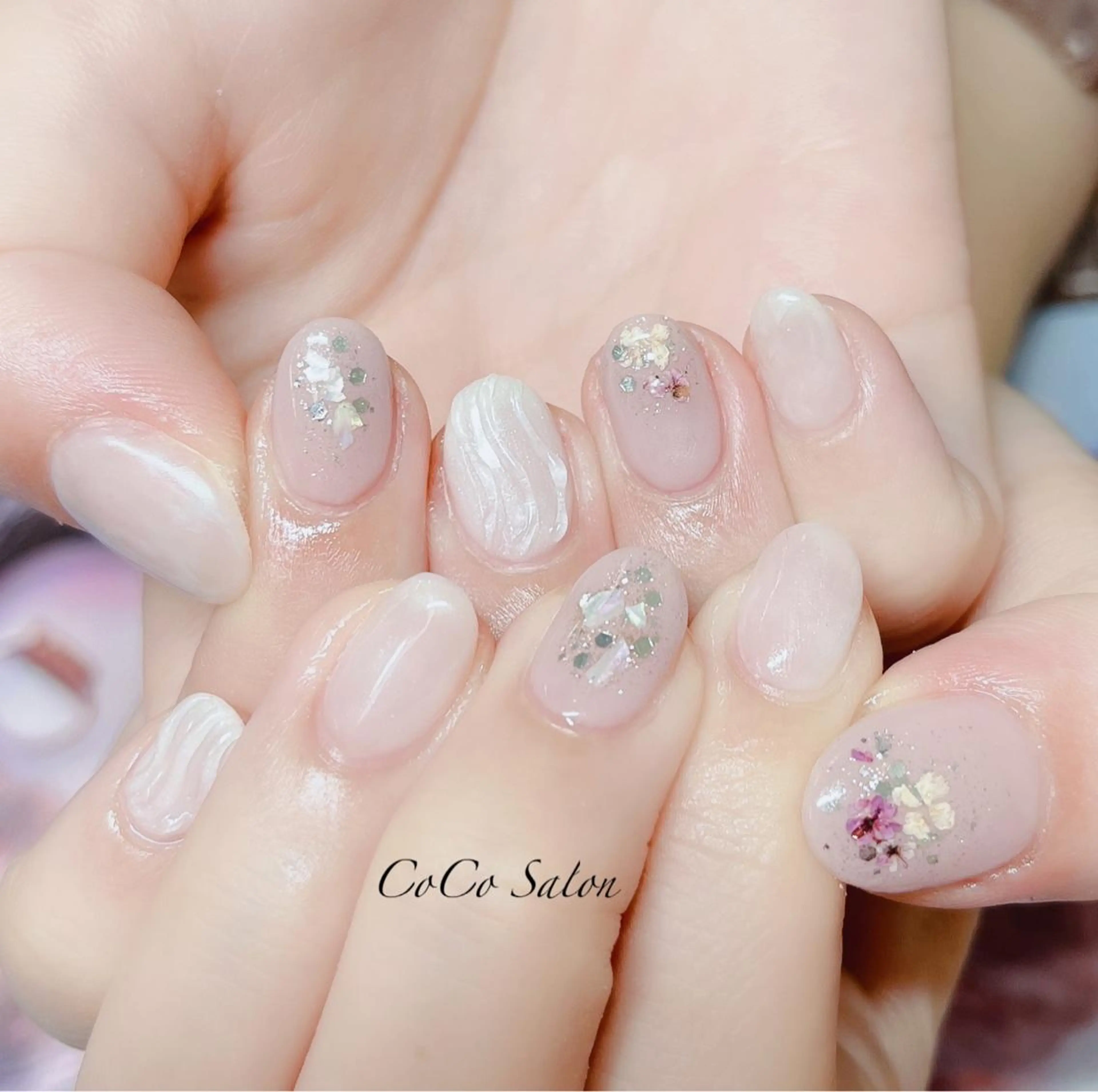 ネイル 長さ出し フラワーネイル ジェルネイル ホログラムネイル キラキラネイル ハンドネイル CoCoSalon ネイル/まつ毛予約のネイルデザイン