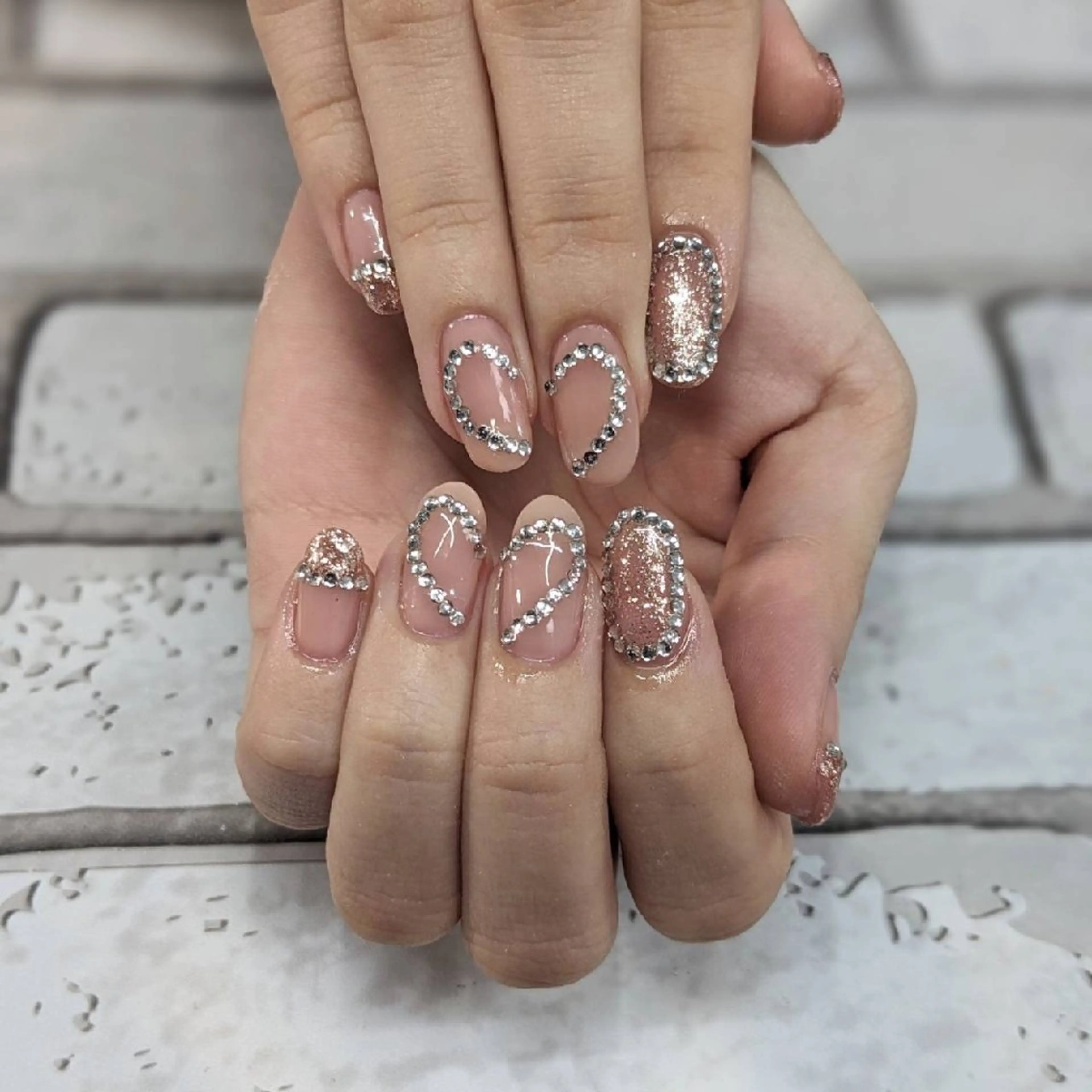 ネイル ストーンネイル ハンドネイル ネイルサロンベルティ .keikoのネイルデザイン