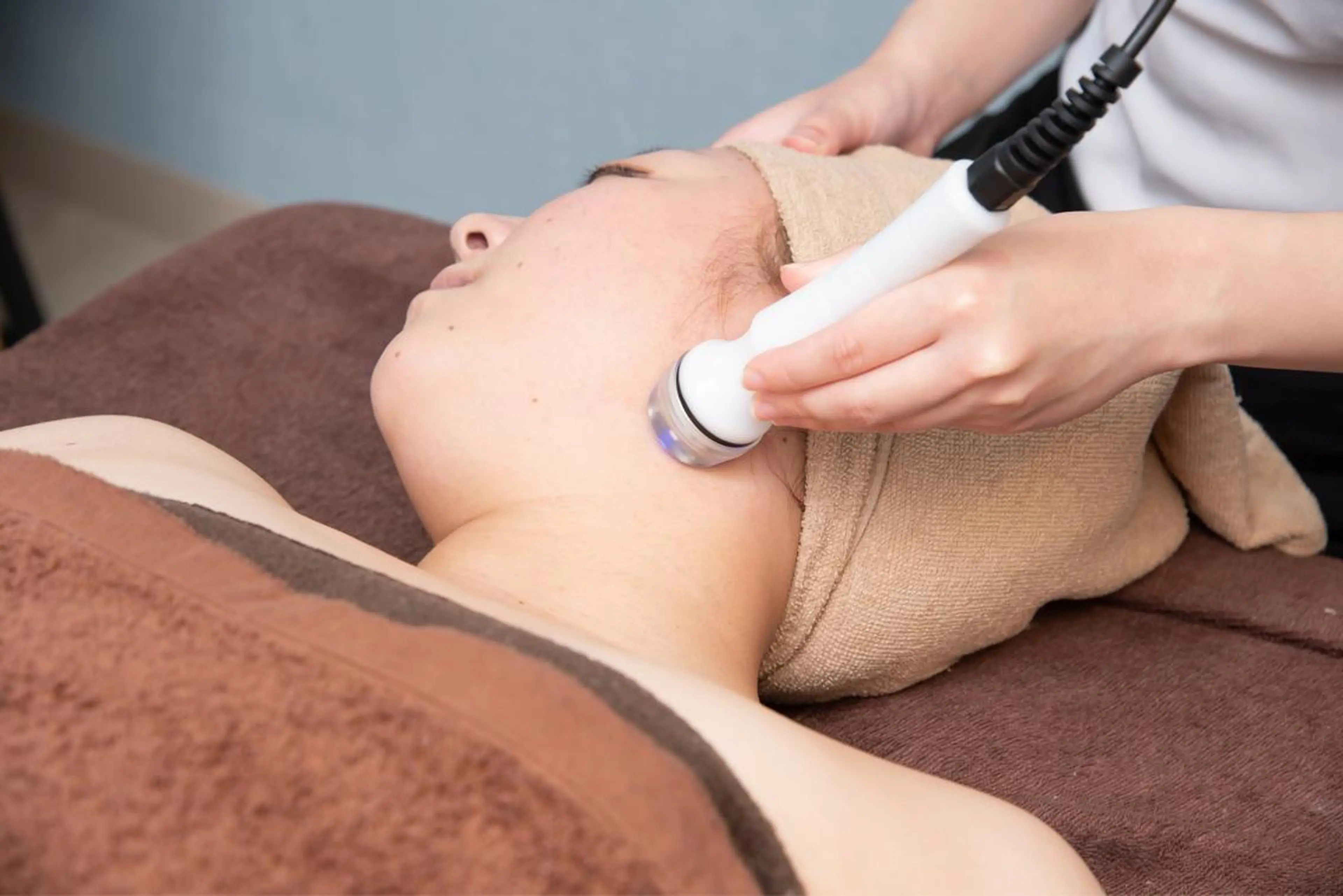 【小顔・二重顎・たるみ・浮腫み】ハイパーナイフフェイシャル75分の写真