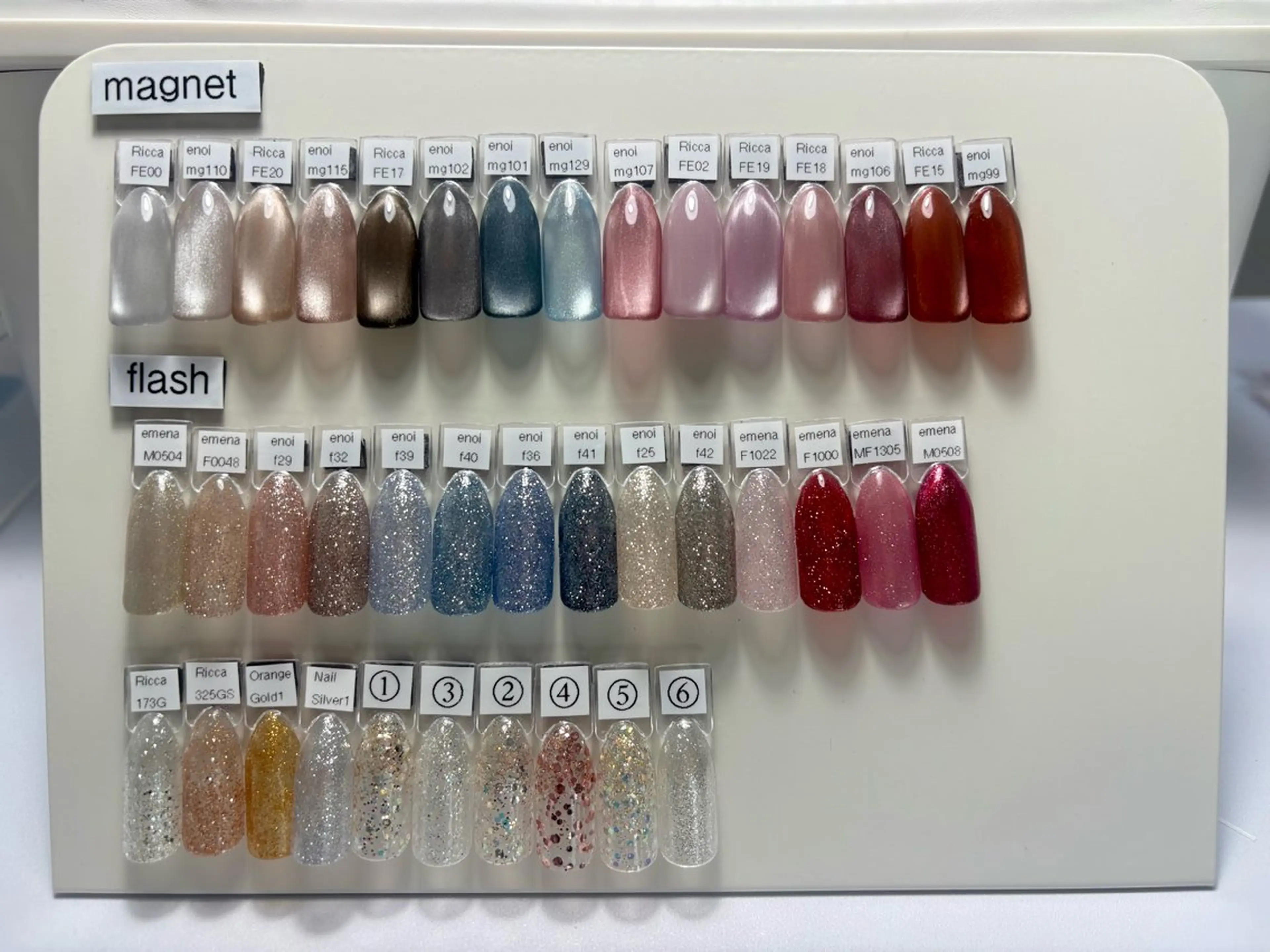 マグネット🌼フラッシュ💗重ね塗りも可能⭐️オフありの写真