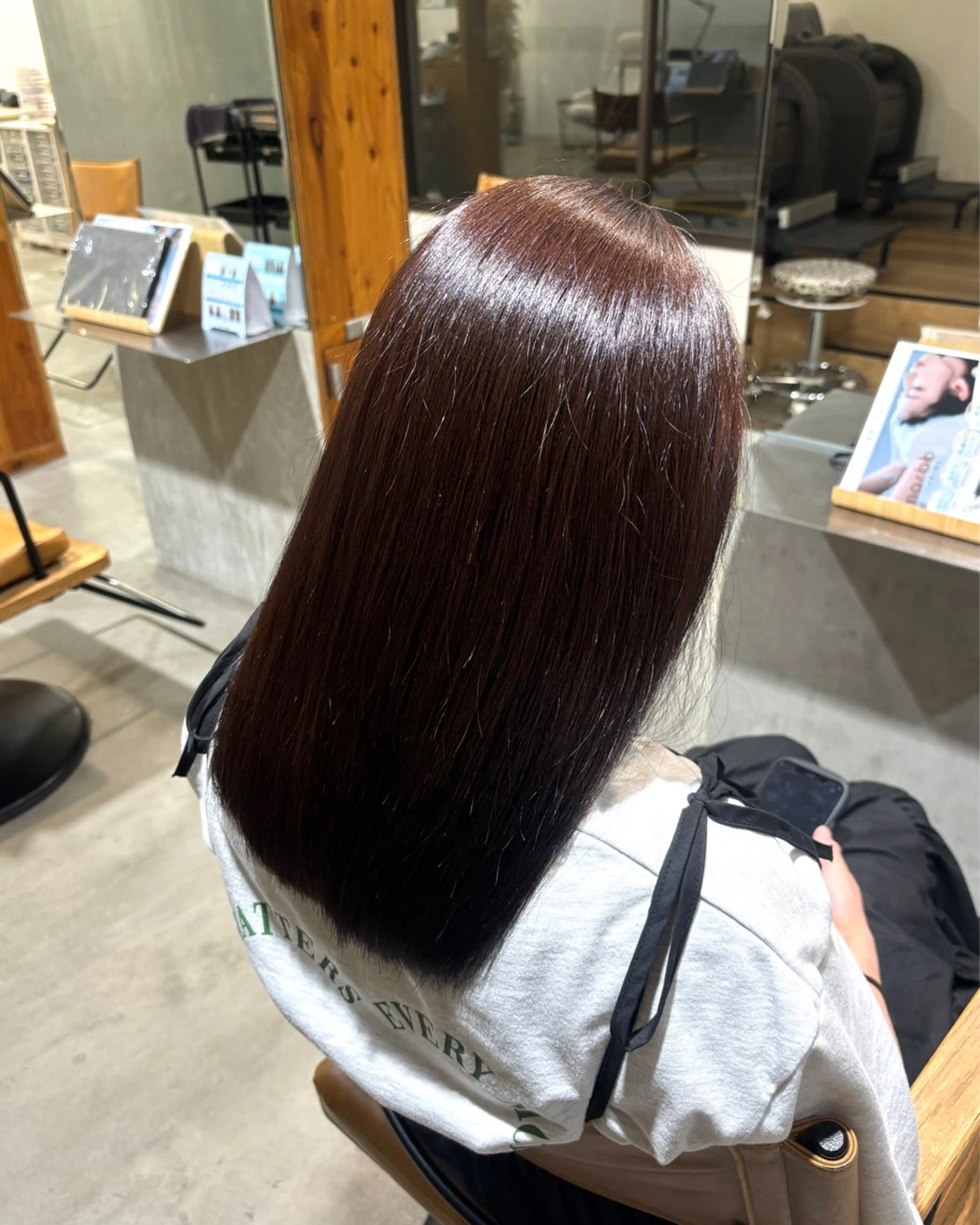 セミロング カラー 小木曽 里華のヘアスタイル