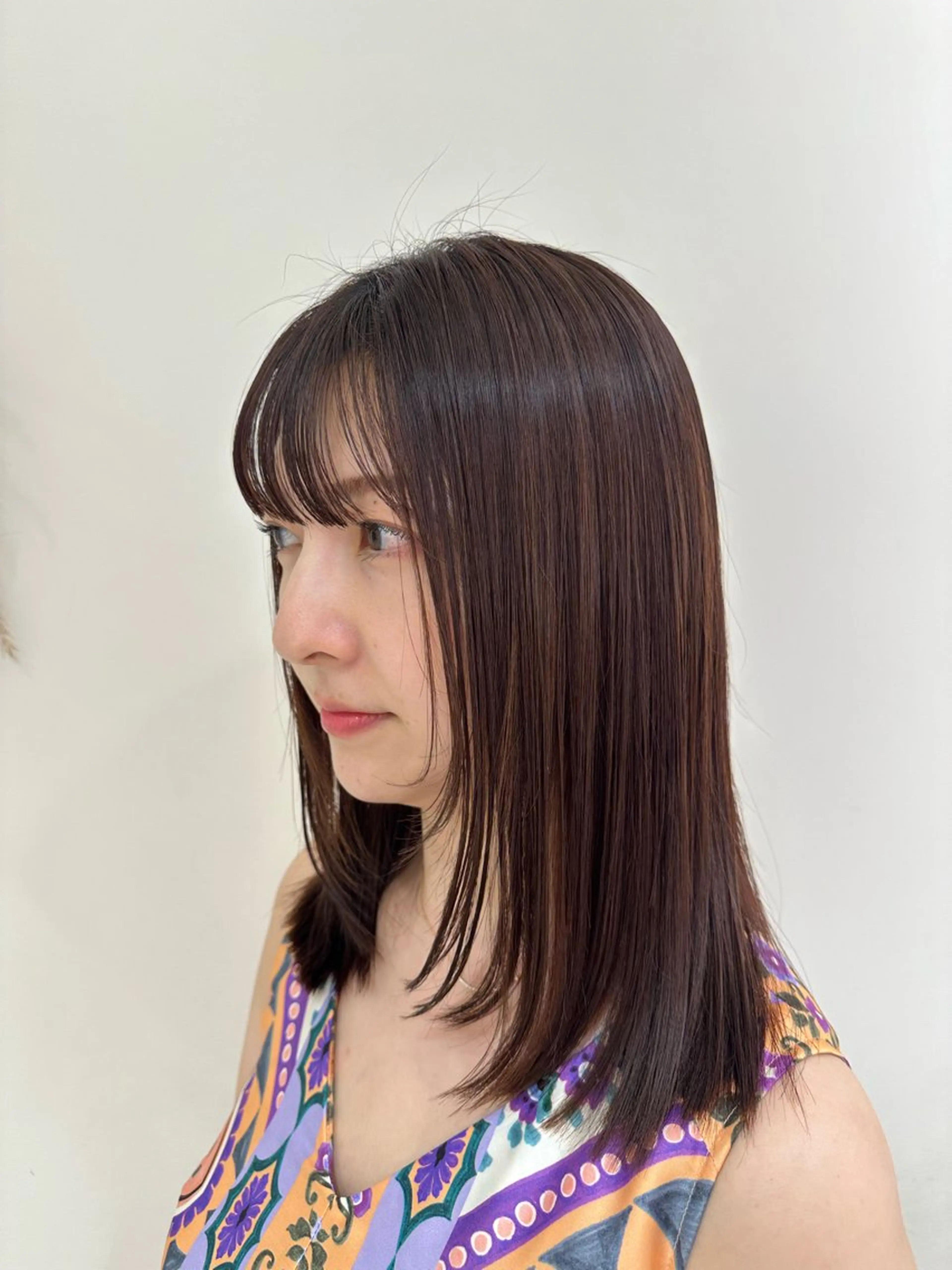 セミロング カラー タイトボブ個性派カラ ーAKANEのヘアスタイル