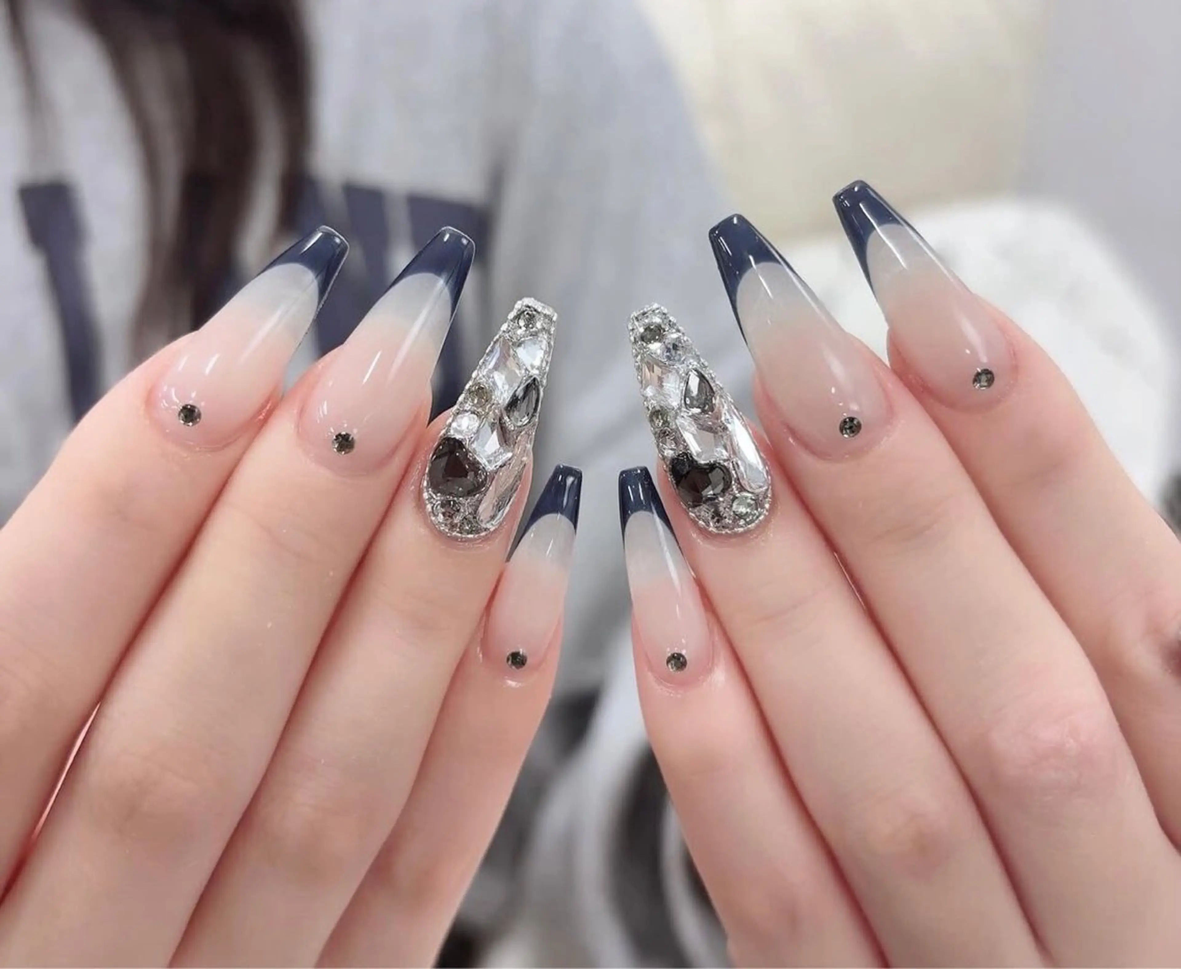 ネイル アートネイル フレンチネイル ジェルネイル ニュアンスネイル オフィスネイル NIE MoMoのネイルデザイン