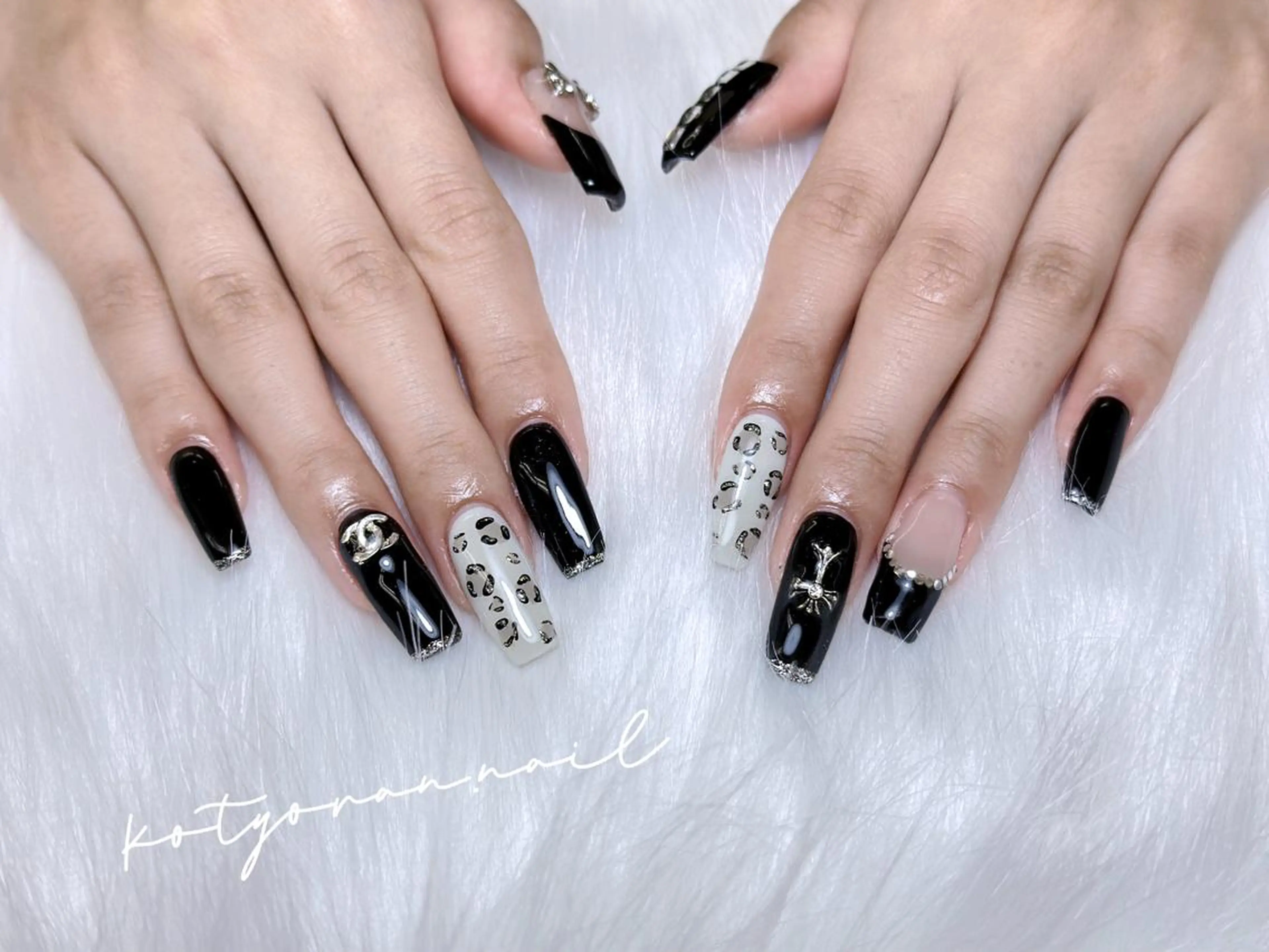 ロング カラー パーマ ヘアアレンジ キッズ ネイル マツエク・マツパ Mona【パラジェル ・長さ出し専門店】のネイルデザイン