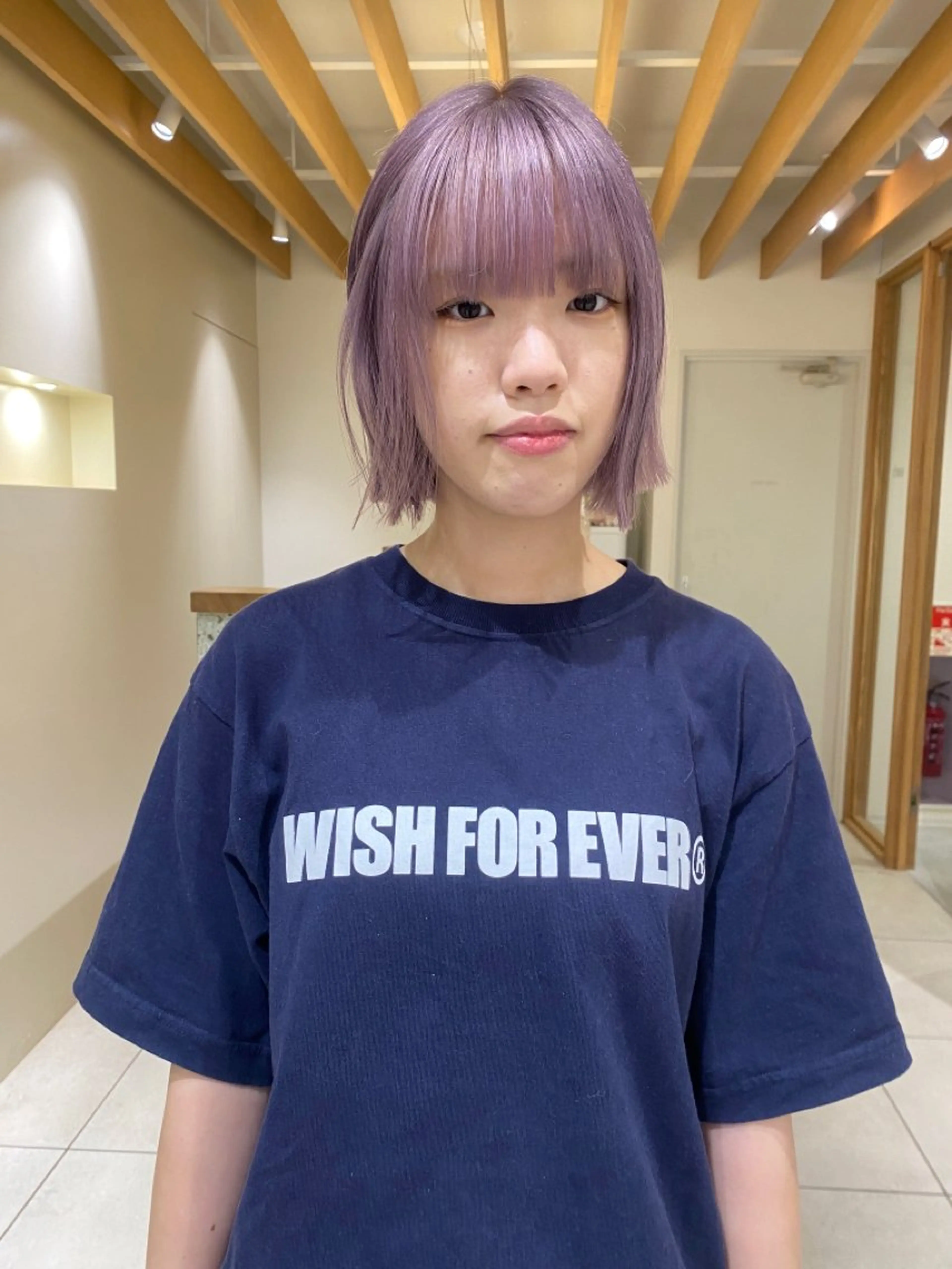 ミディアム カラー 切りっぱなしボブ ブリーチ ラベンダーカラー ボブ キタ リオナのヘアスタイル