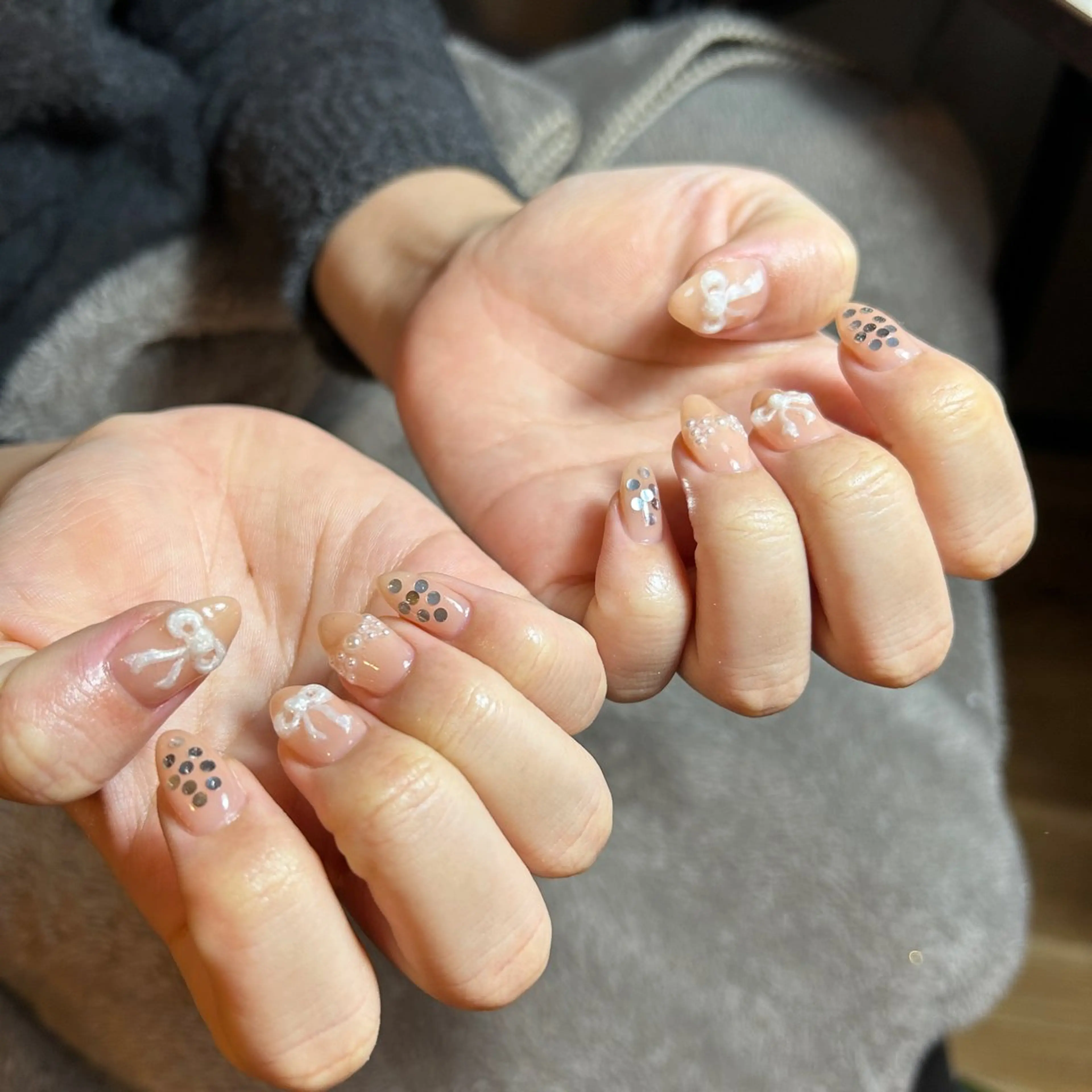 ネイル リボン ハンドネイル フリーランス¨̮⃝ ネイリストOKADAのネイルデザイン