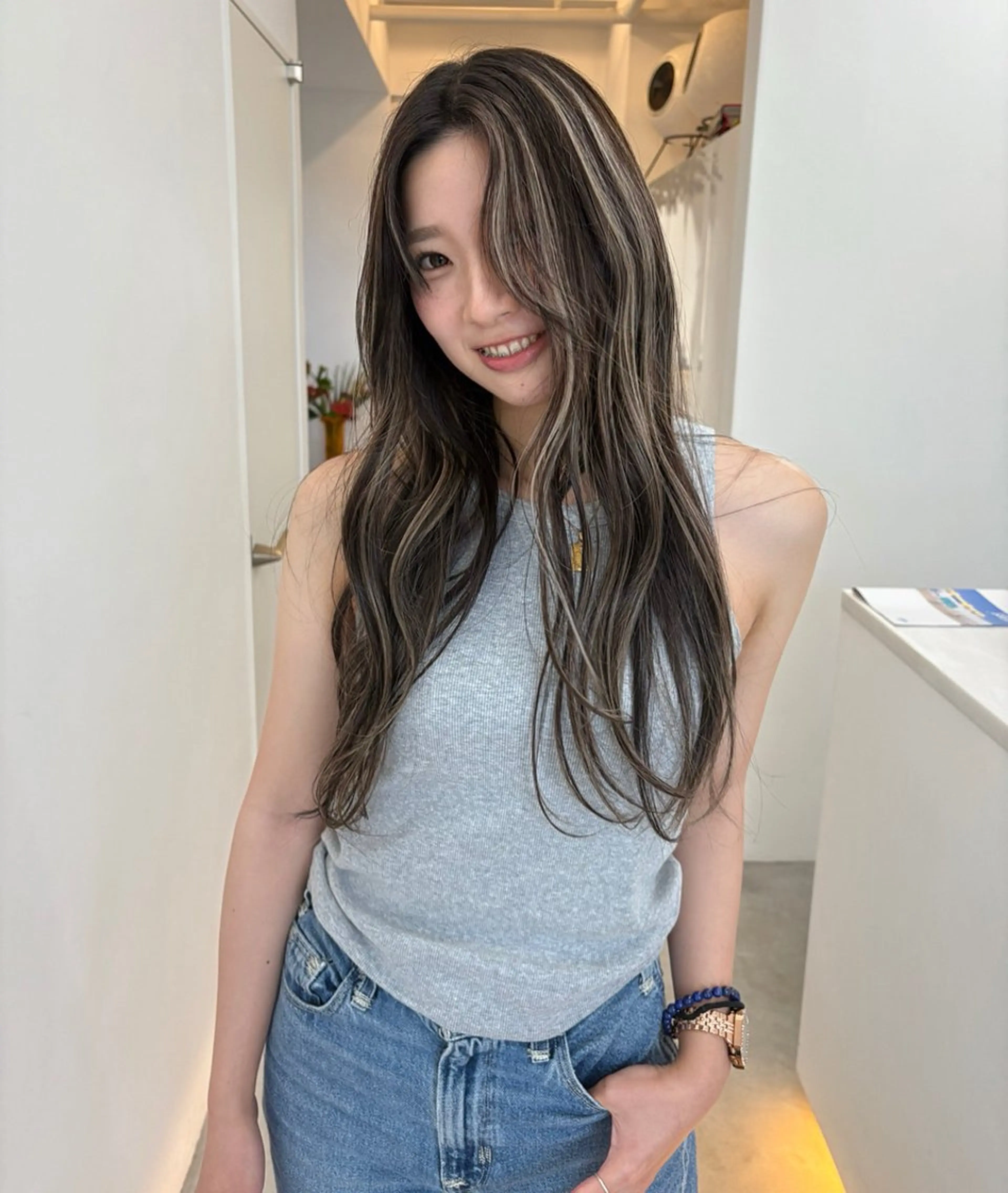 ロング ハイライト 鍬塚 聖哉のヘアスタイル