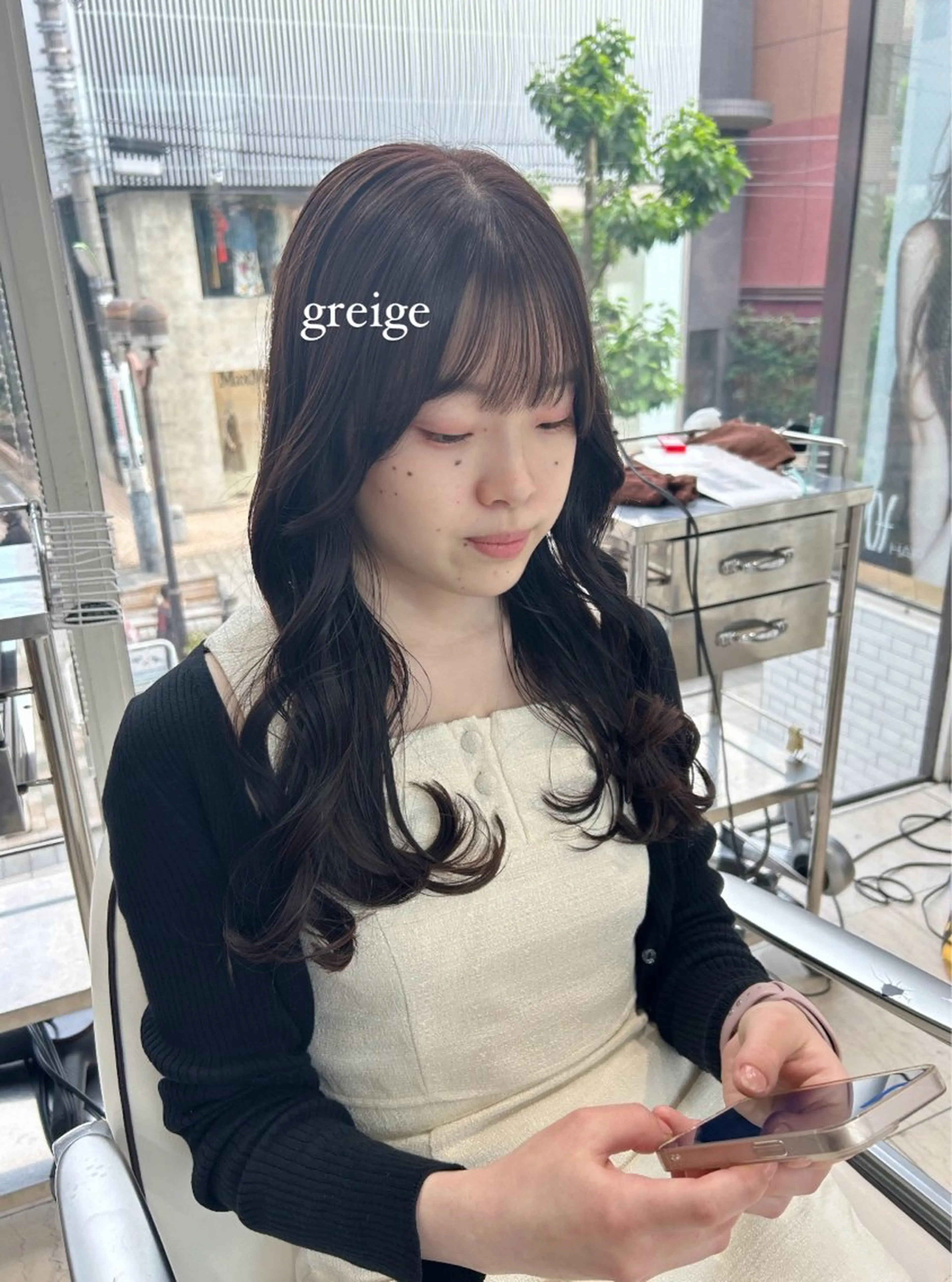 ロング カラー ブリーチ 透明感カラー グレージュ ブリーチなしカラー カット ありむらもえ/ 透明感カラーのヘアスタイル