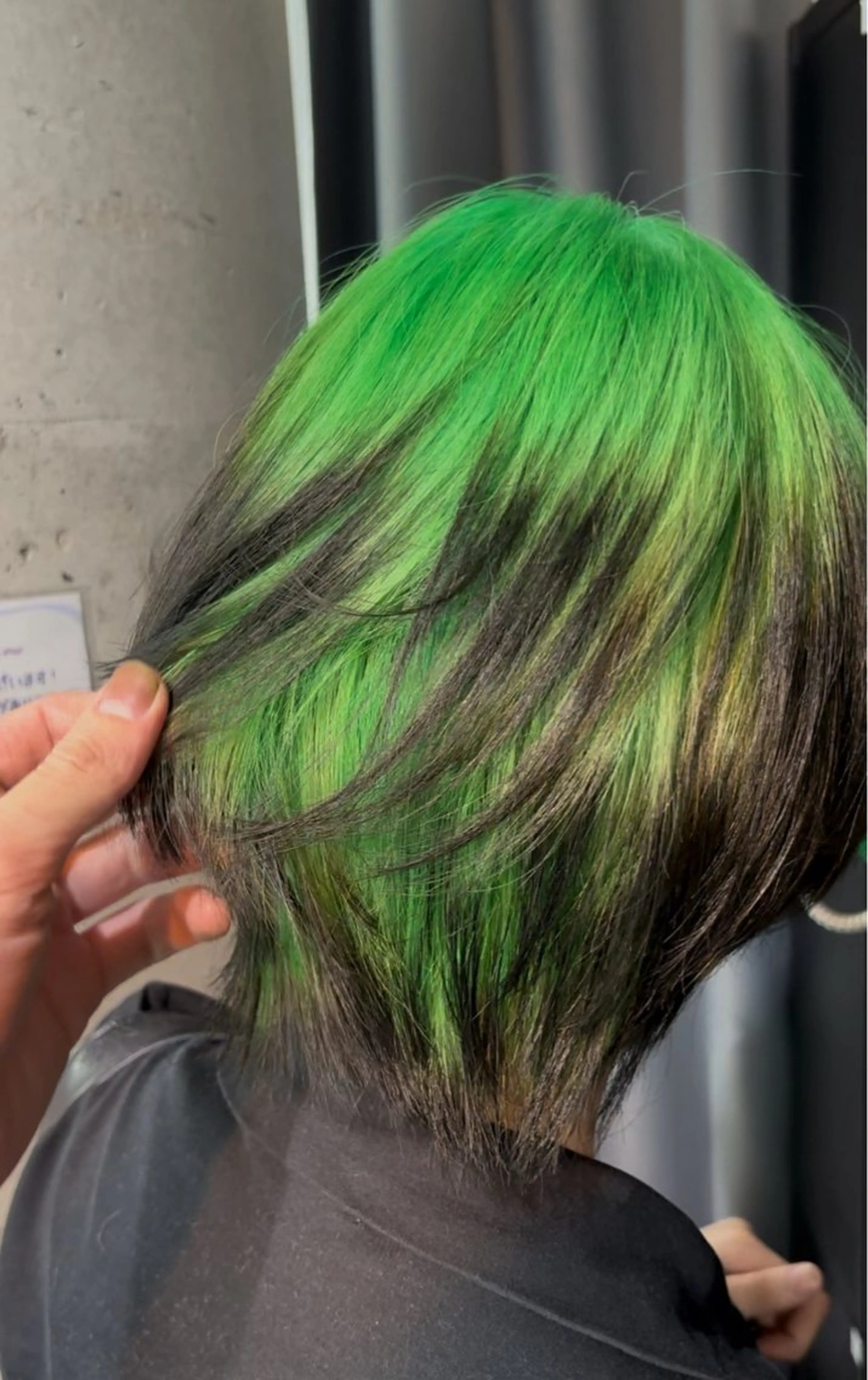 ショート カラー デザインカラー ヘアカラー トリートメント 落ちる黒 森崎雄斗のヘアスタイル