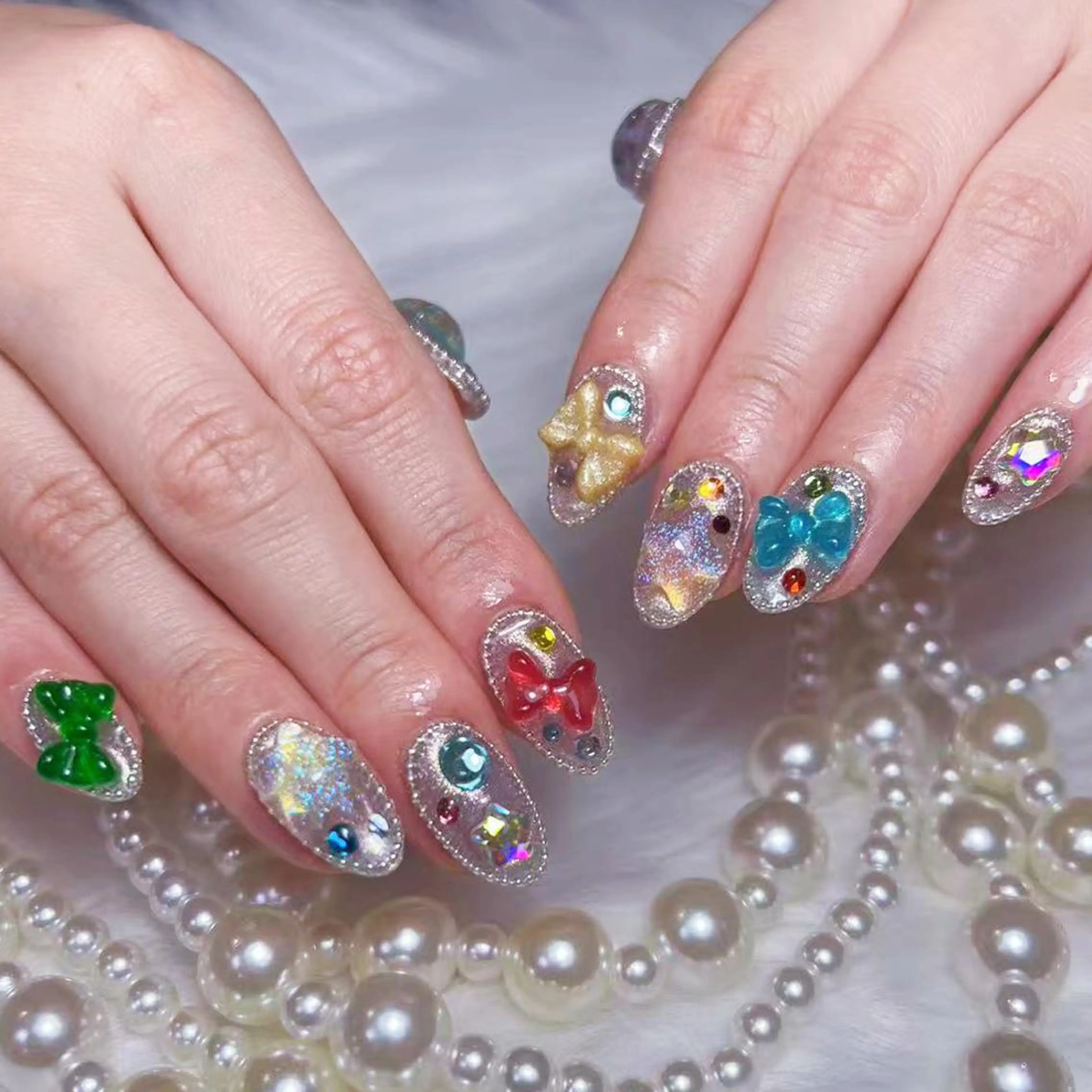 ネイル アートネイル オーロラネイル ガーリー キラキラネイル 韓国ネイル ハンドネイル DIAMOND NailStudioのネイルデザイン