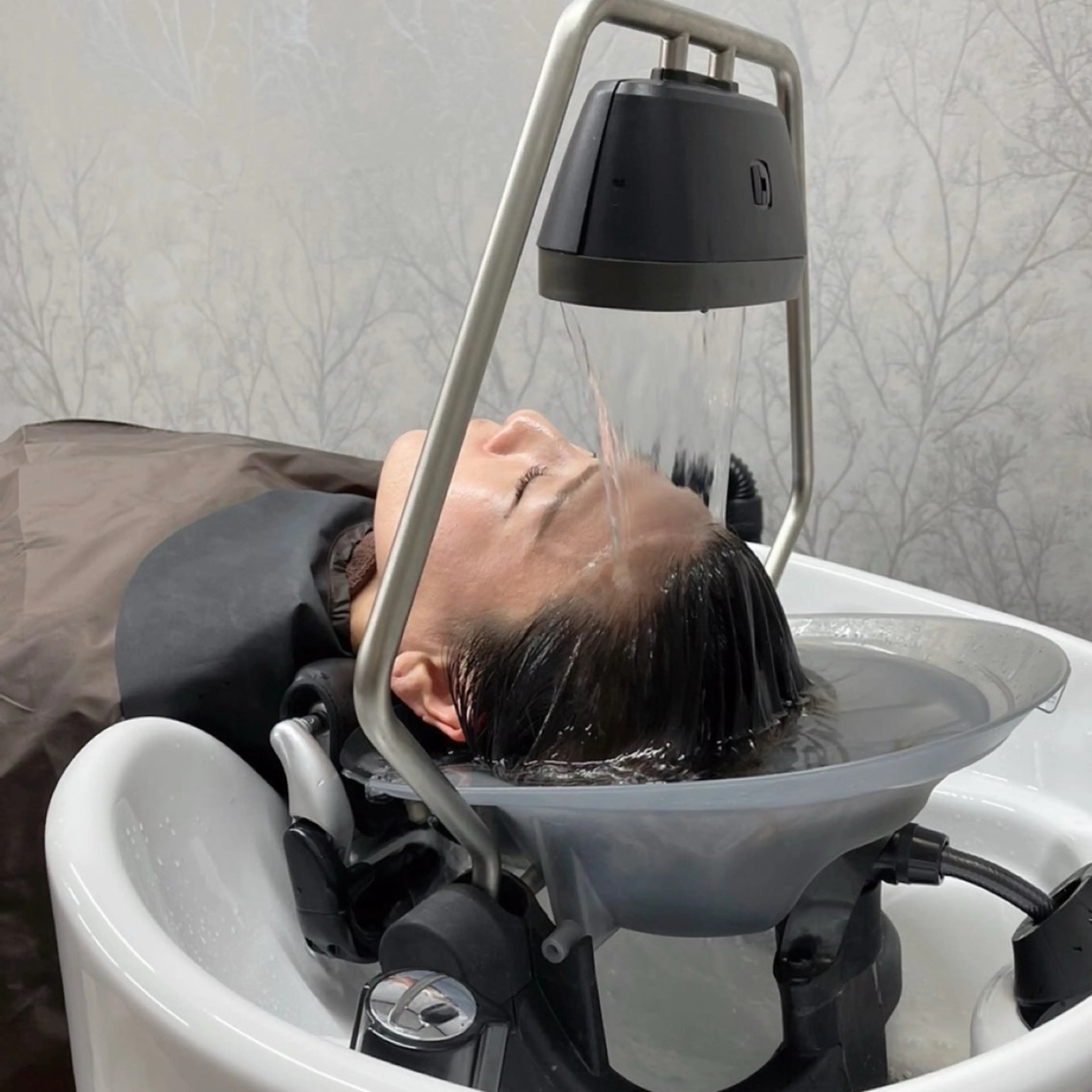 頭浸浴（5分）➕ヘッドスパ（20分）　シャンプー、スタイリング込みの写真