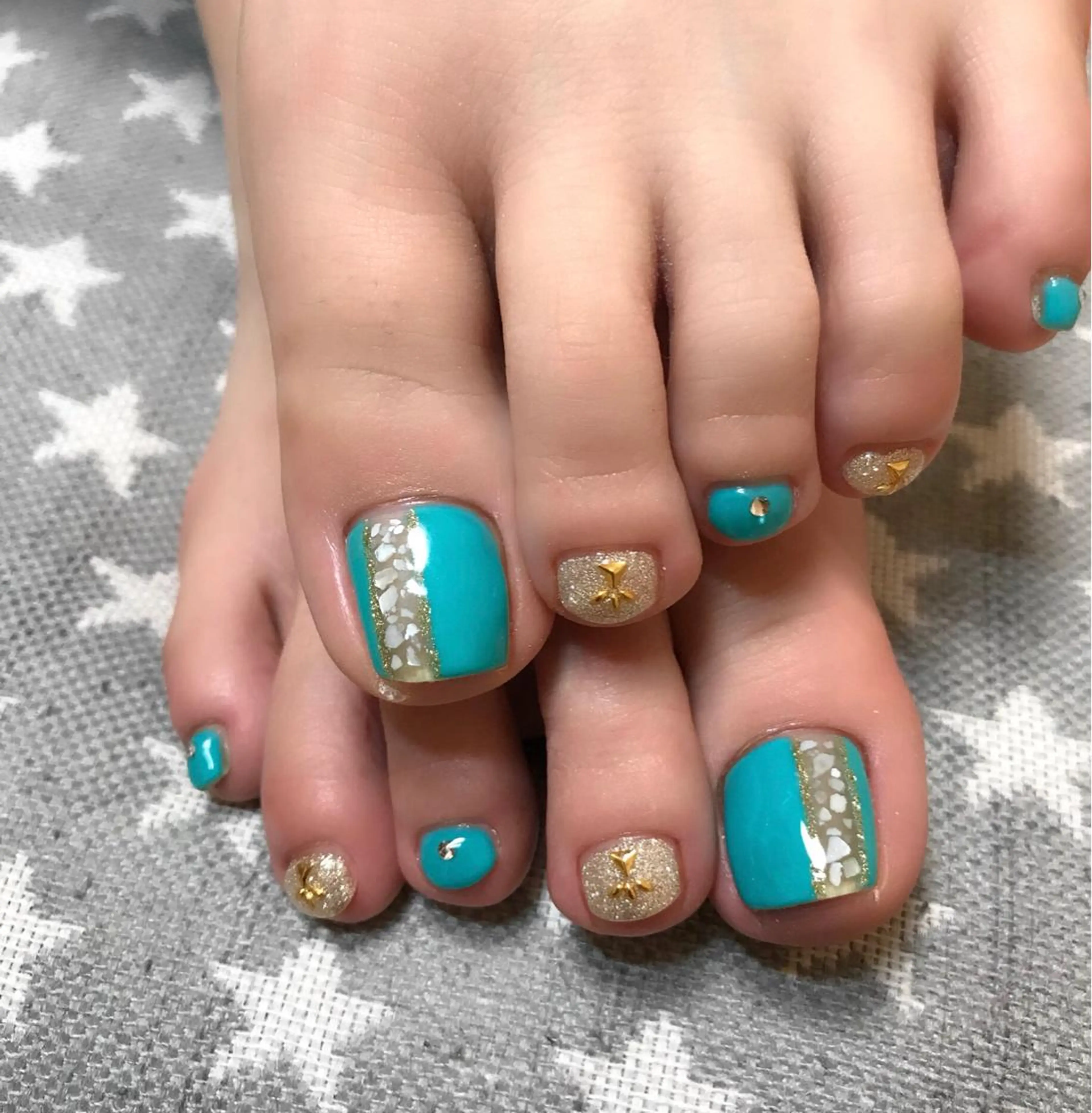 ネイル ブルー 'mm所属・'mm  (ミリ) ＭＡＮＡＭＩのネイルデザイン