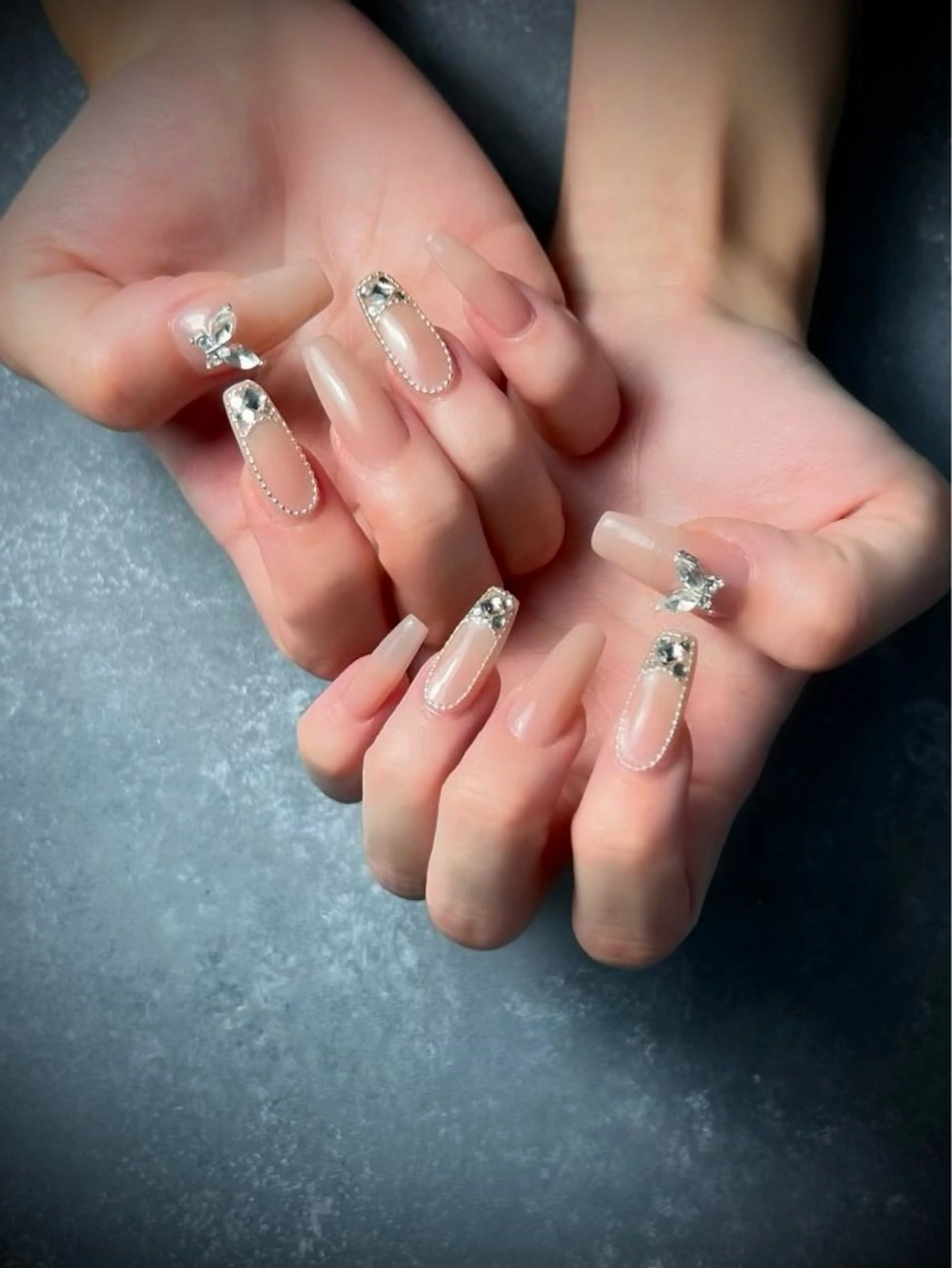 ネイル キラキラネイル マグネットネイル ワンカラーネイル スカルプネイル ワンホンネイル nine.🦋 YUKOのネイルデザイン