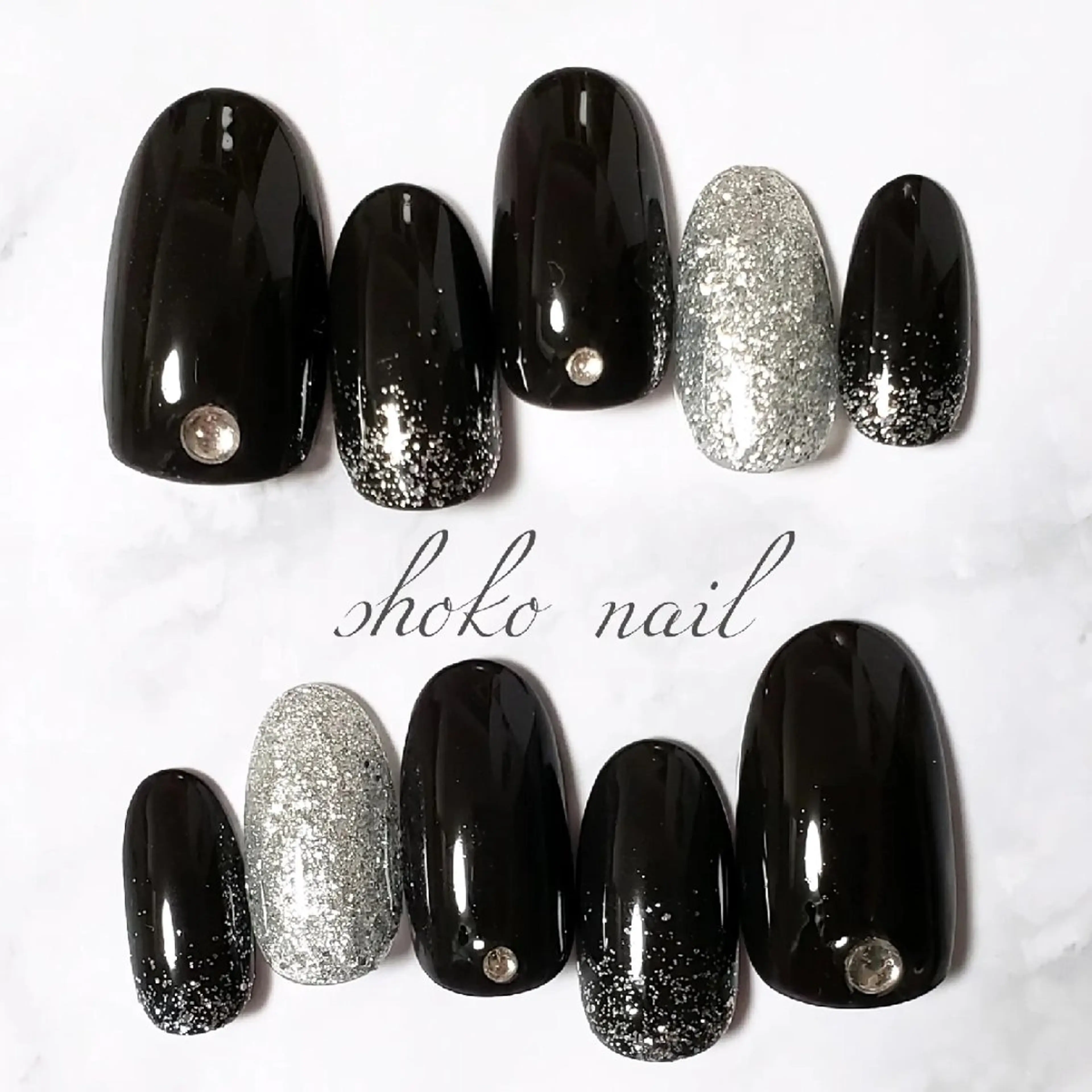 ネイル ラメ(グリッター) シンプルネイル ストーンネイル ハンドネイル 塩見 聖子のネイルデザイン