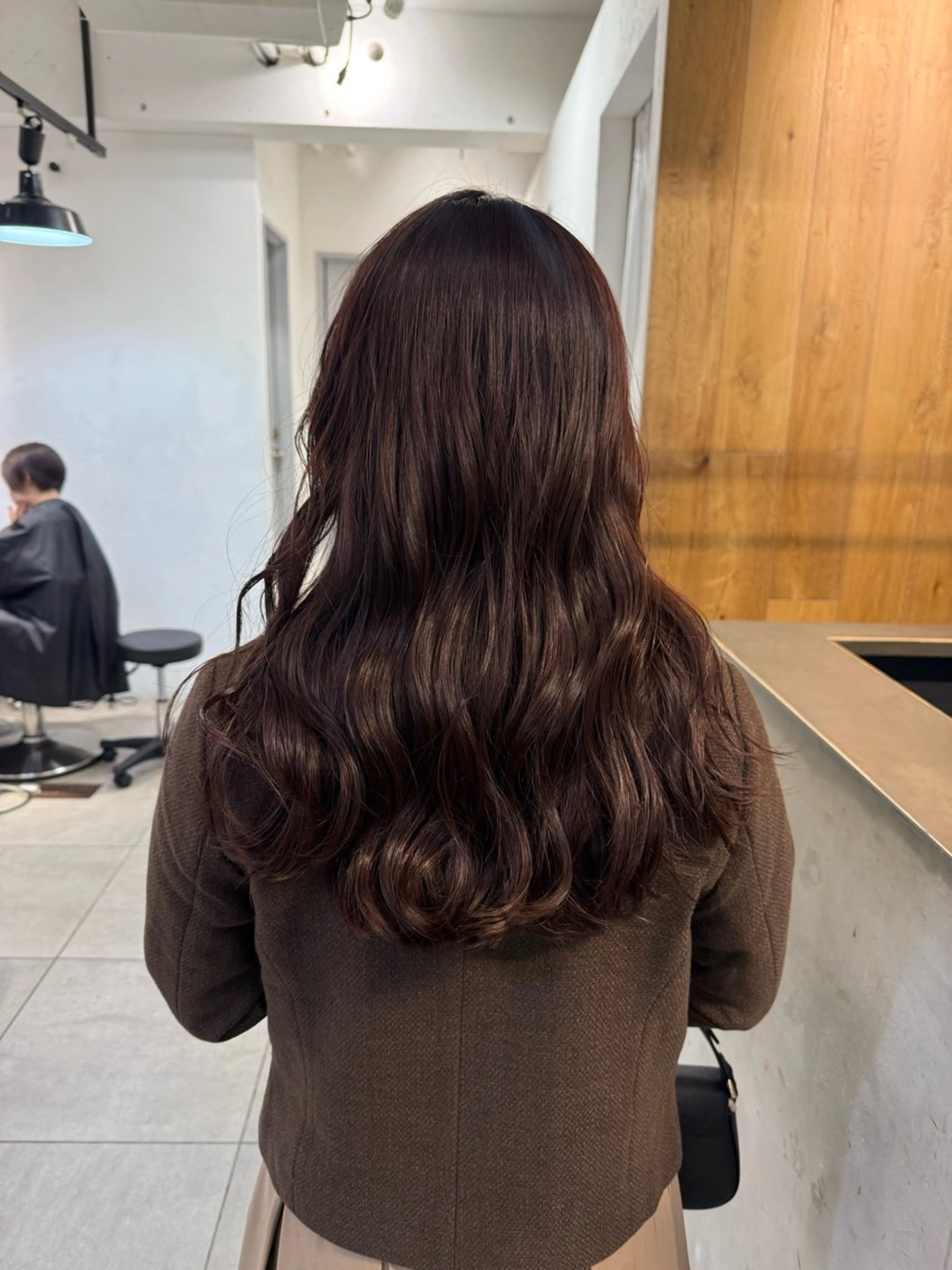 セミロング カラー ミルクティー× グレージュMOMOのヘアスタイル