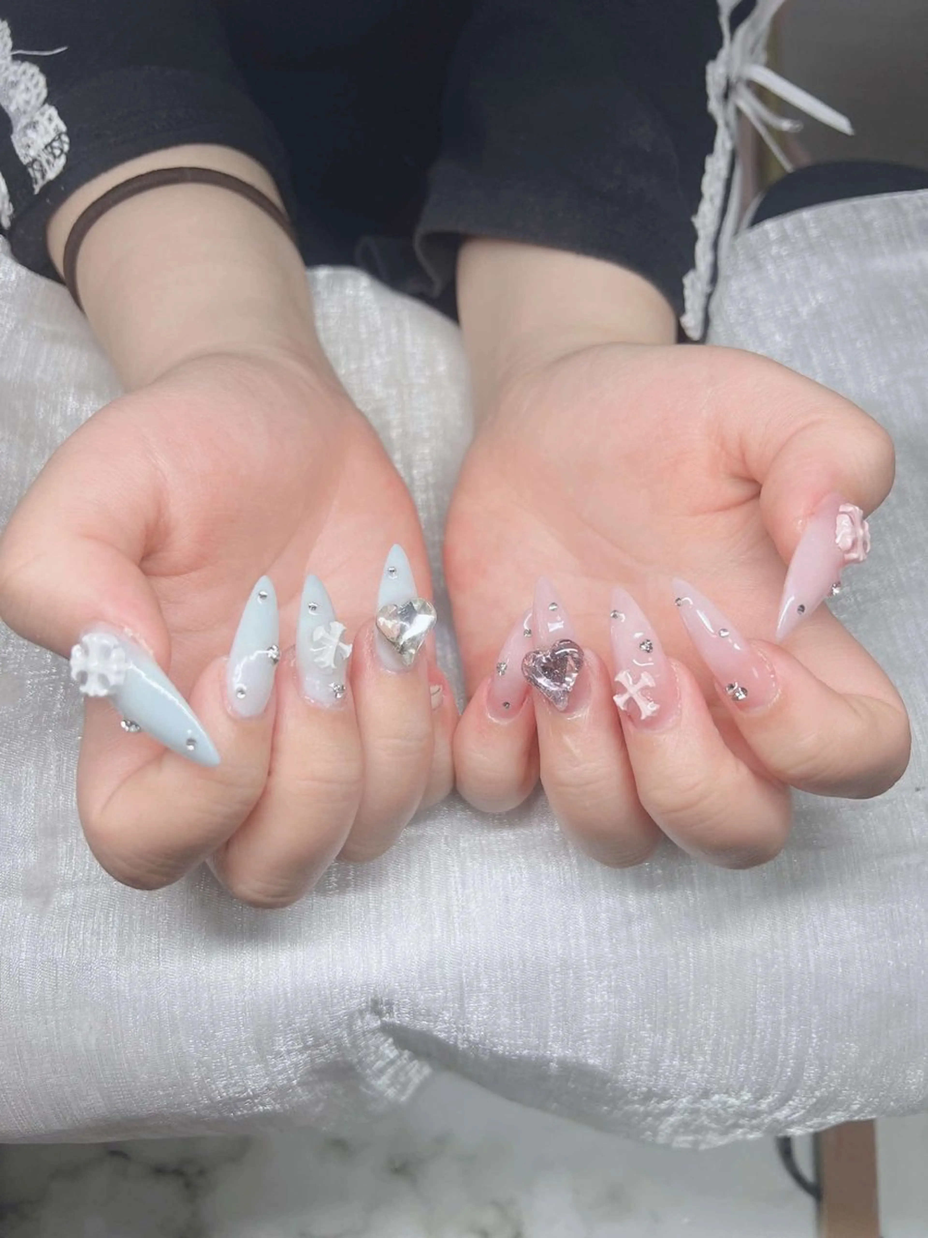 ネイル 長さ出し グラデーション 卒業式 キラキラネイル マグネットネイル Lee Nailsのネイルデザイン
