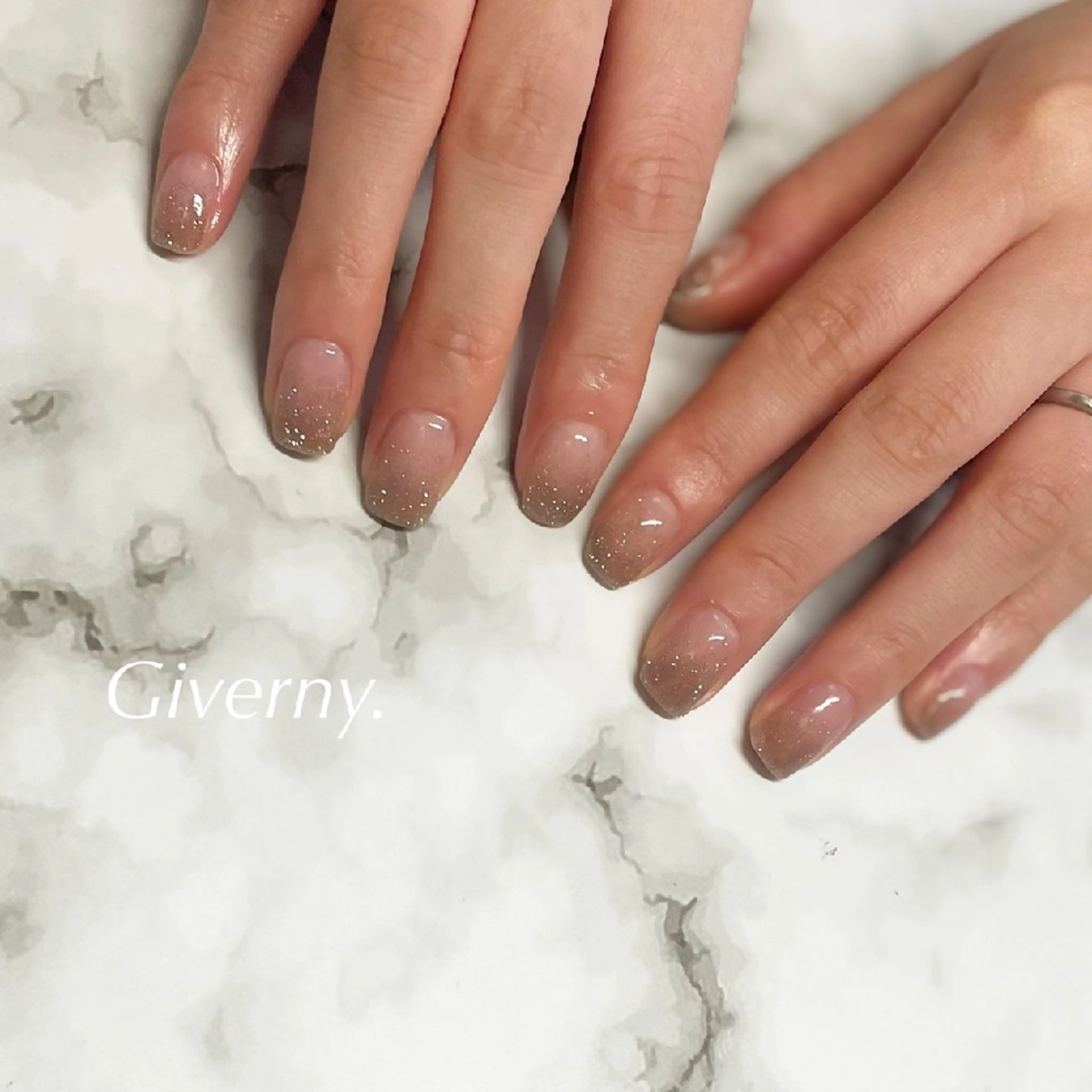 ネイル フラッシュネイル グラデーション ハンドネイル Giverny .のネイルデザイン