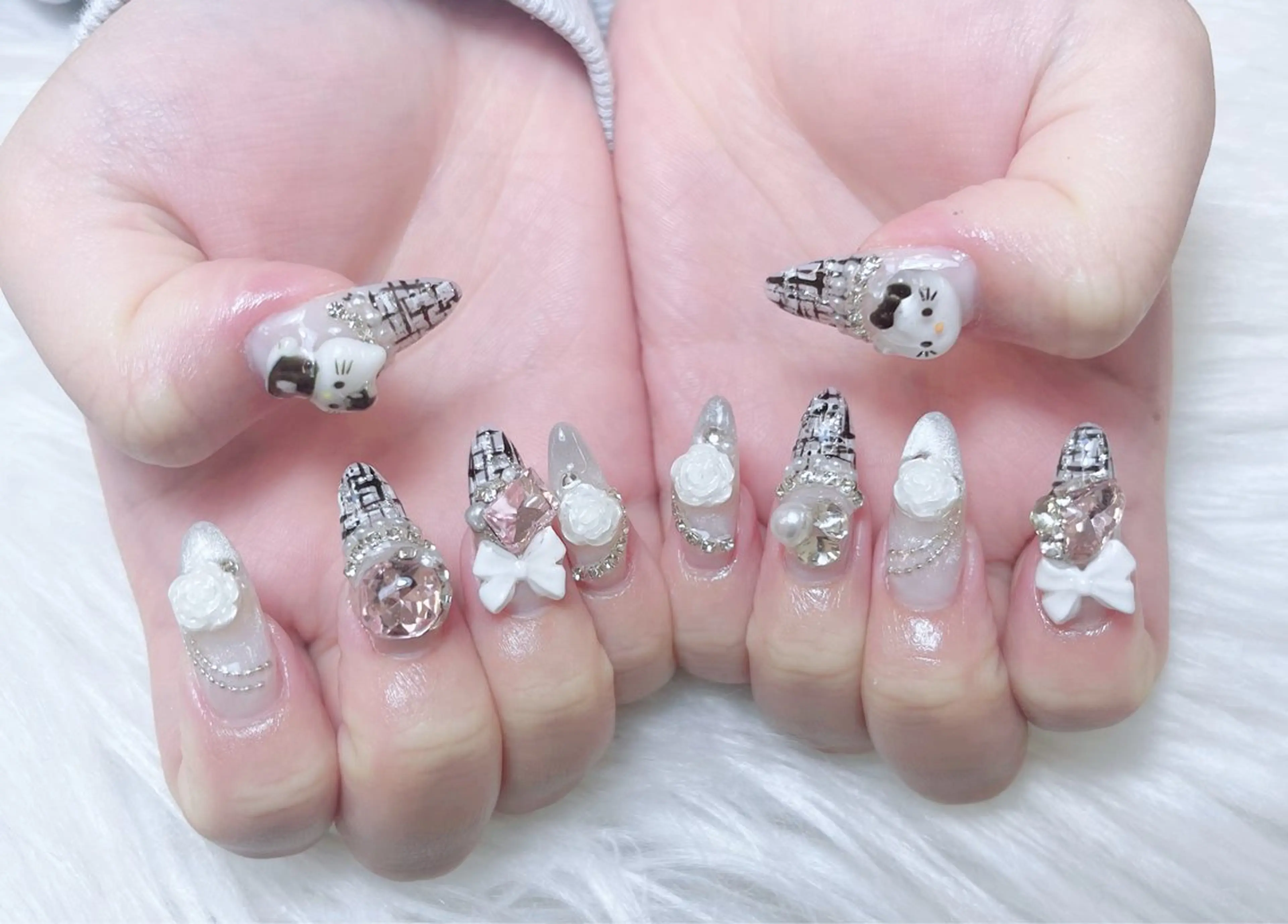 ネイル 成人式 ロングネイル マグネットネイル 大理石ネイル(マーブル) リボン ハンドネイル Amee Nailsalonのネイルデザイン