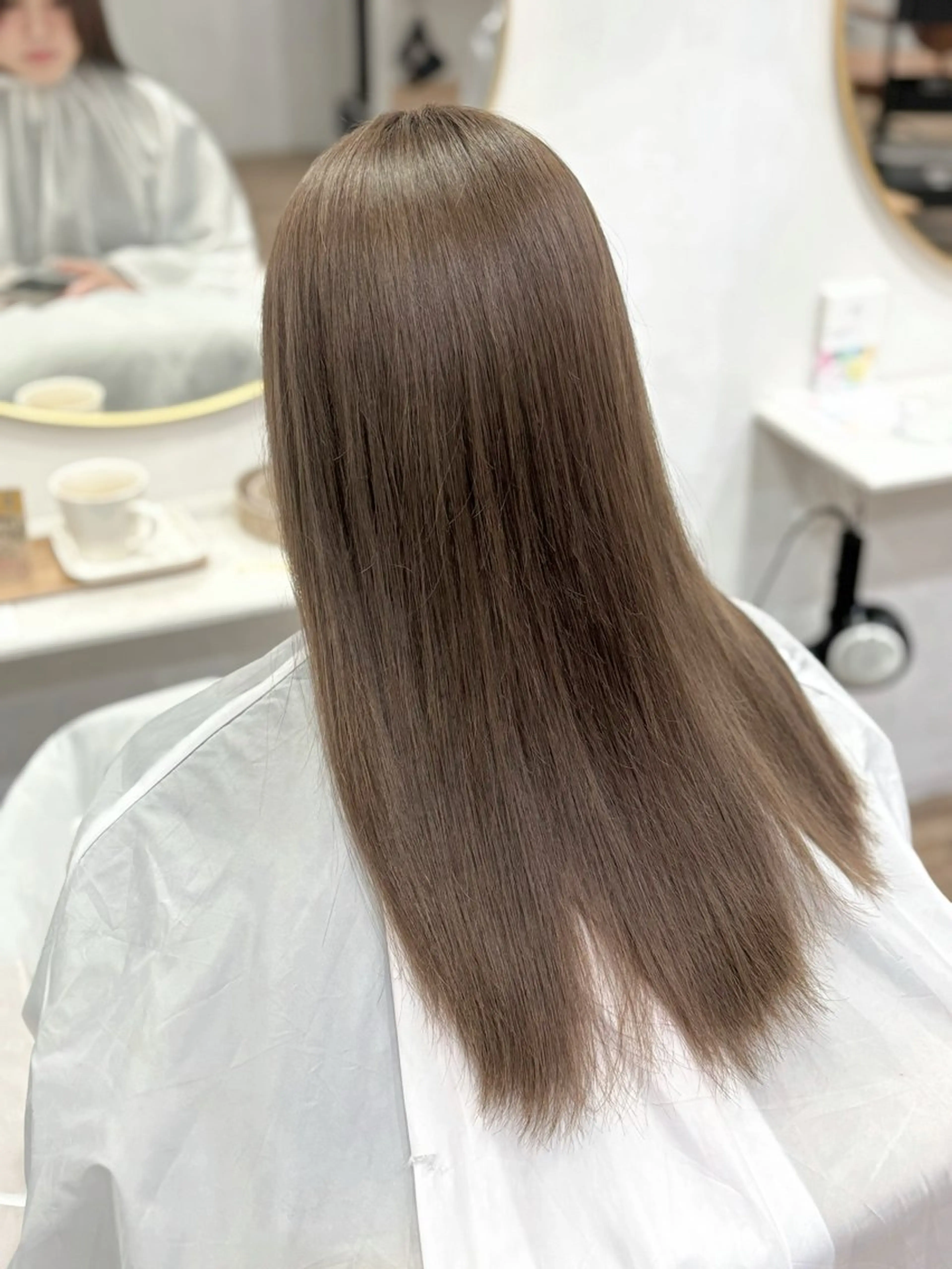 セミロング カット ヘアカラー トリートメント eto所属・akira𝜗𝜚 ꙳.*‬透明感カラーのヘアスタイル