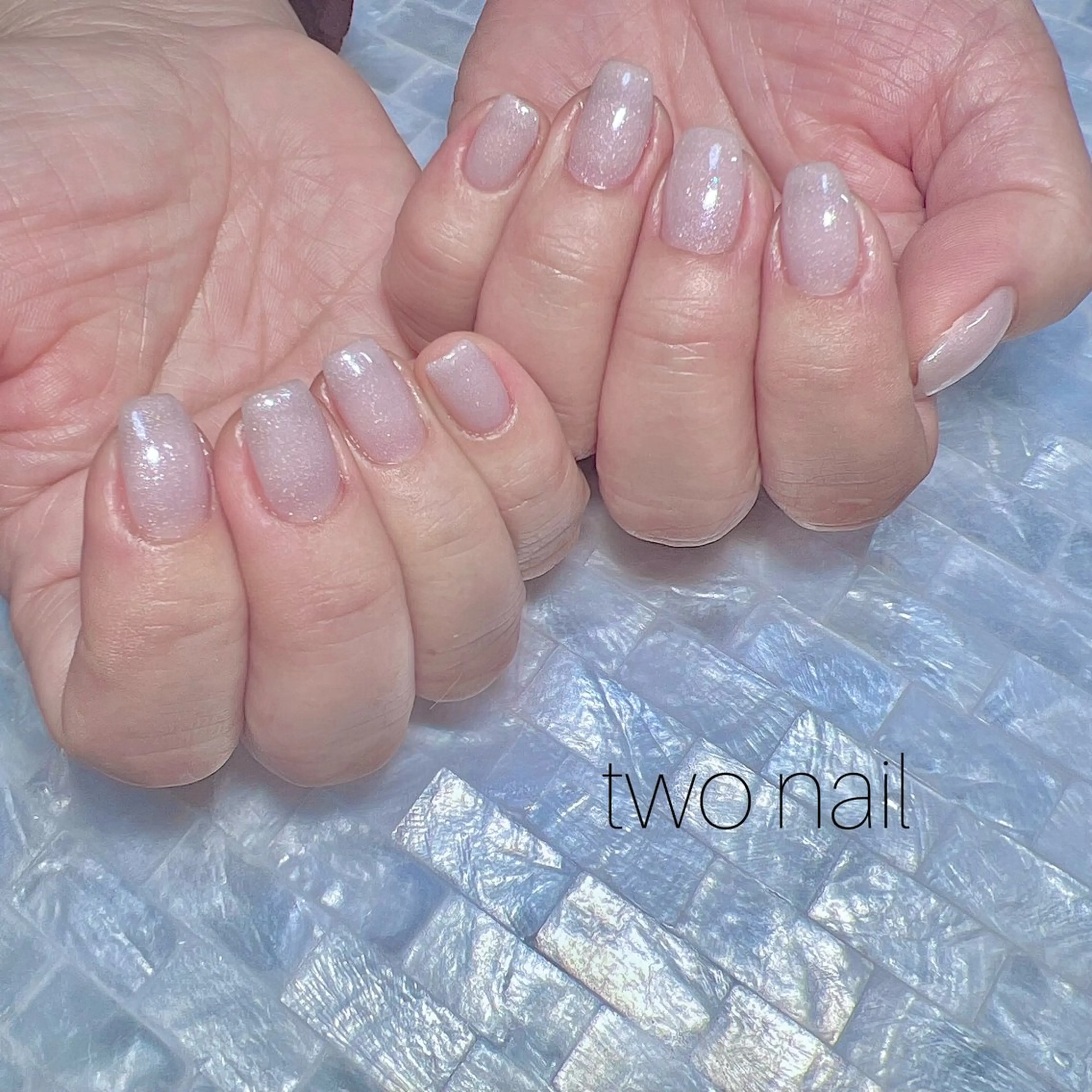 ネイル キラキラネイル ネイルチップ ホワイト ハンドネイル two nailのネイルデザイン