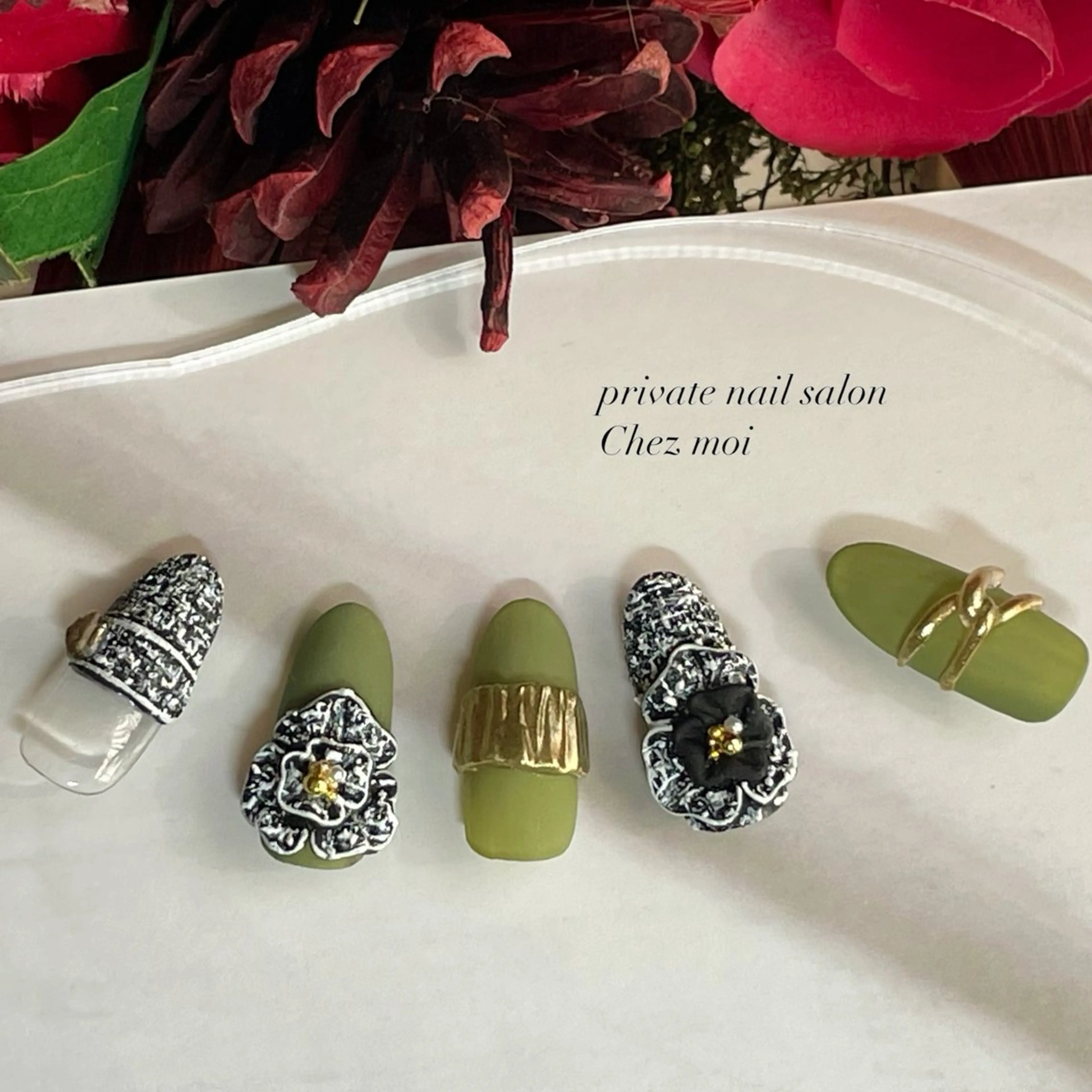 ネイル フラワーネイル ツイードネイル KOMINE TOMOKOのネイルデザイン