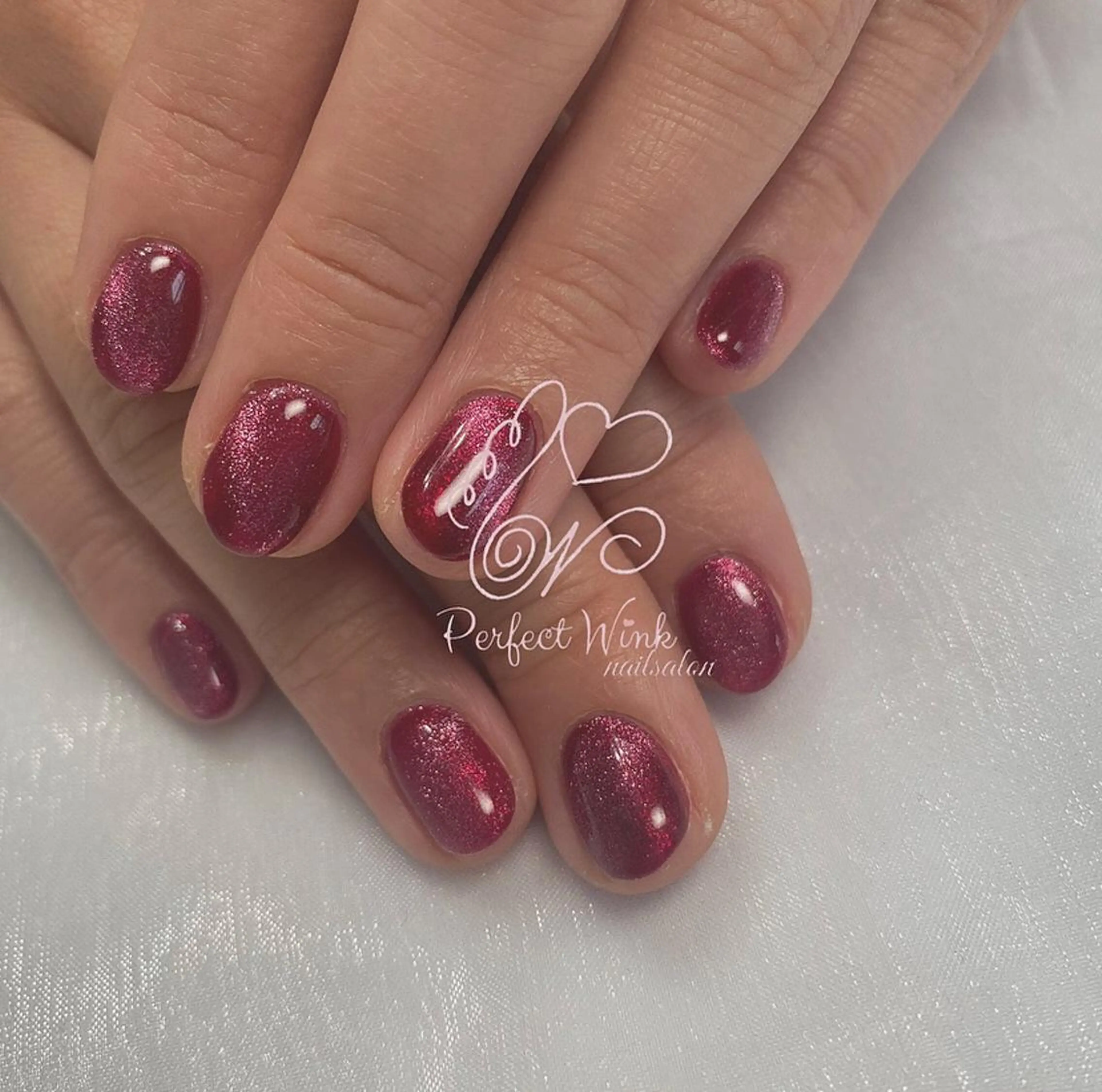 ネイル フレンチネイル ジェルネイル グラデーション キラキラネイル ラメ(グリッター) ハンドネイル 💅Perfect Wink RUI🌈のネイルデザイン