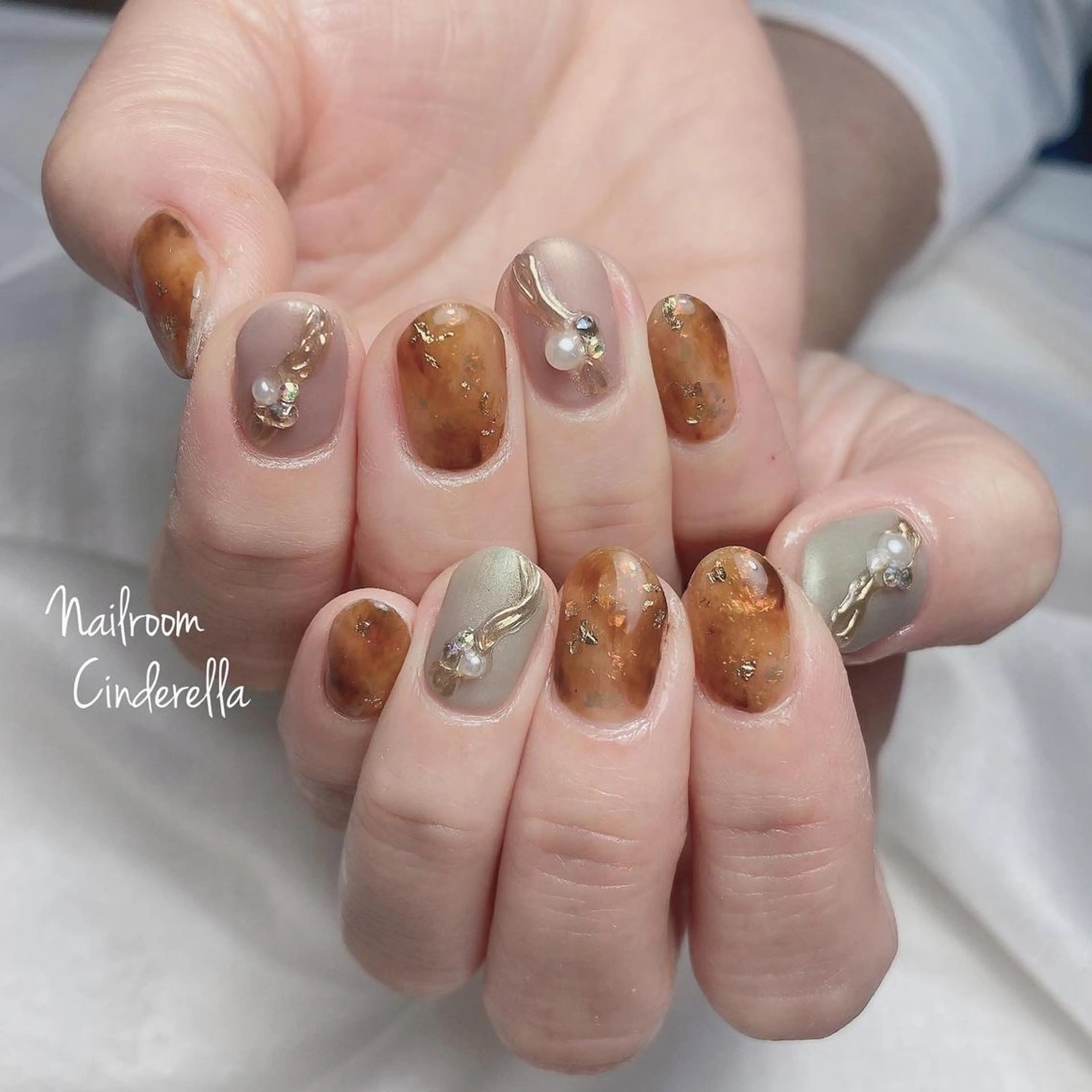 ネイル べっ甲ネイル Nailroom. Cinderellaのネイルデザイン