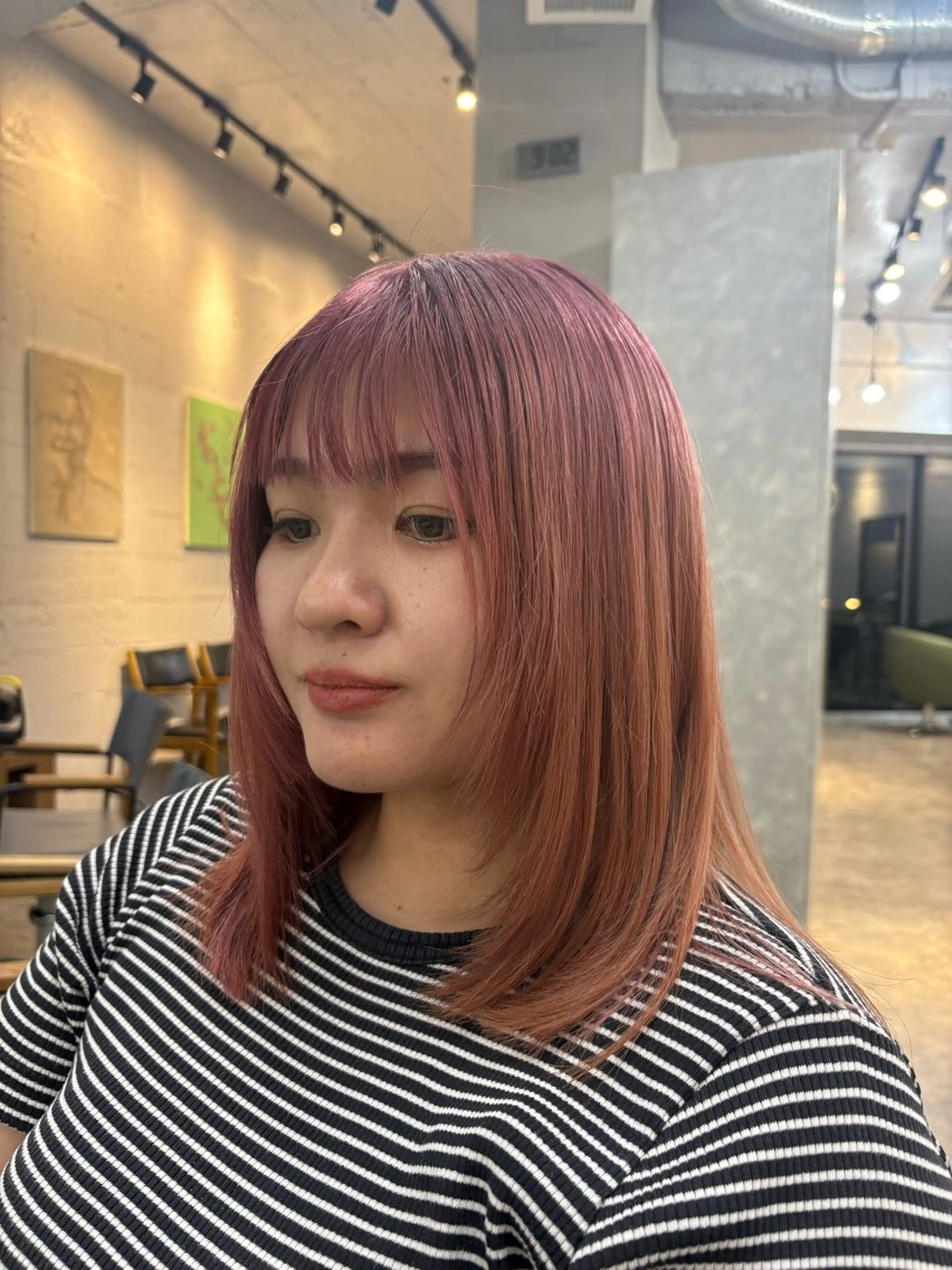 ミディアム 顔まわりレイヤー 顔周りカット レイヤーカット MERRY チネンヨシトのヘアスタイル