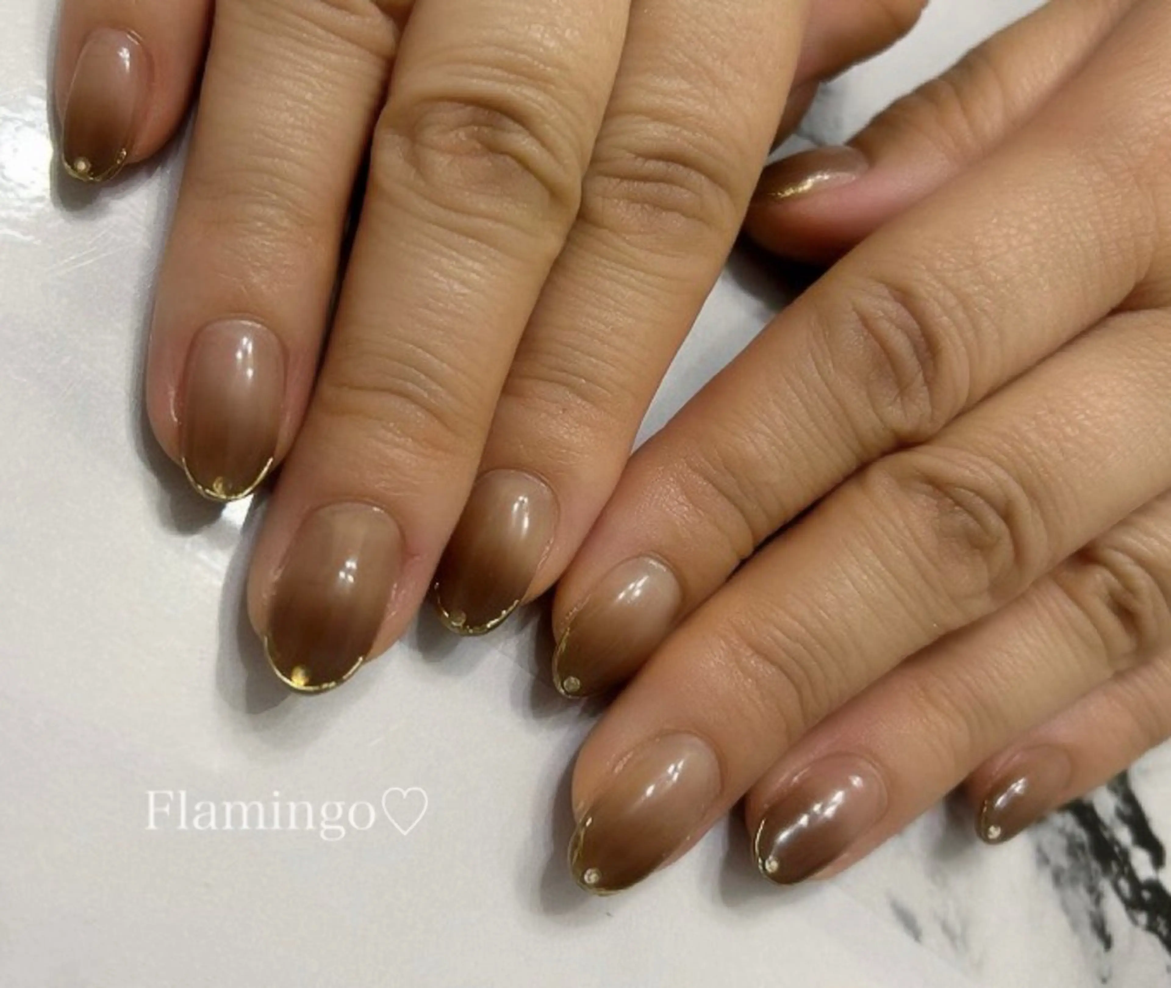 ネイル ブラウン グラデーション オフィスネイル シンプルネイル バレンタイン ハンドネイル 40代からの爪を守る ×ケア重視サロン♡のネイルデザイン